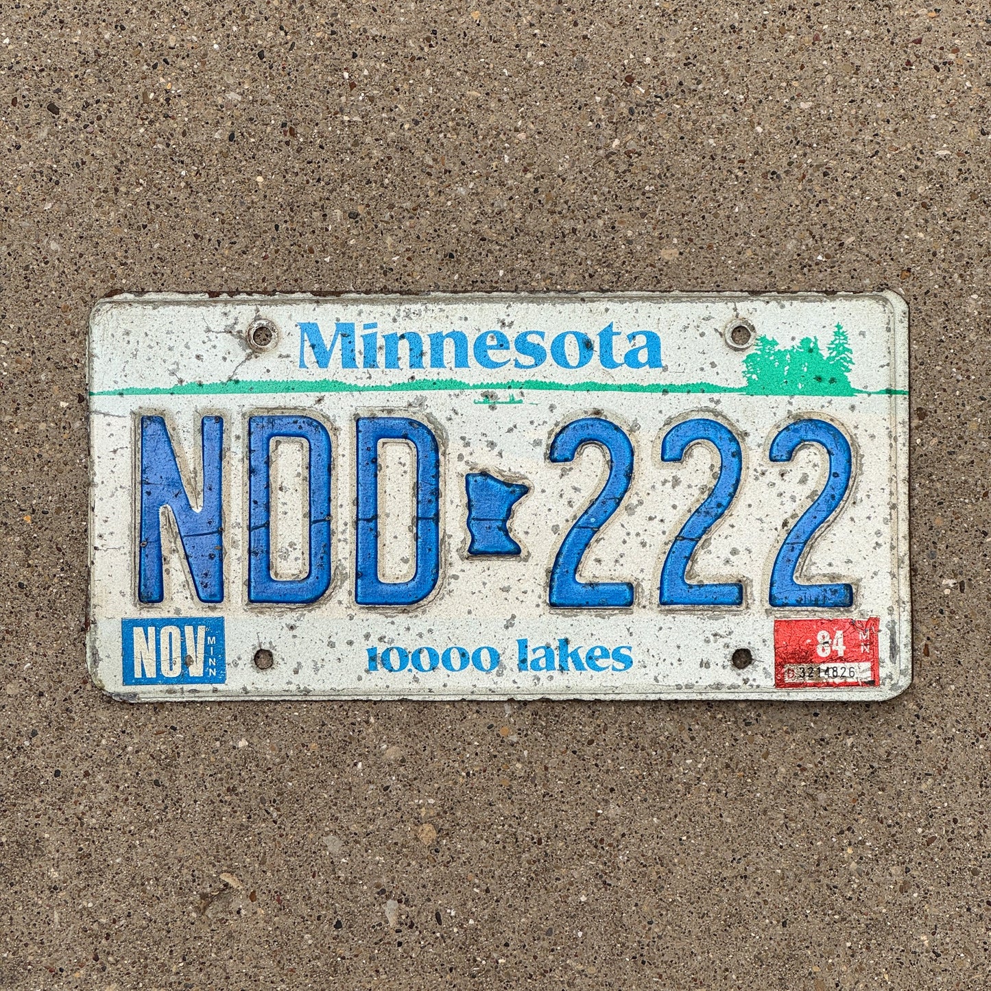 Photo of a 1984 Minnesota License Plate Auto Tag Garage Decor Vintage Repeat Repeating NDD 222