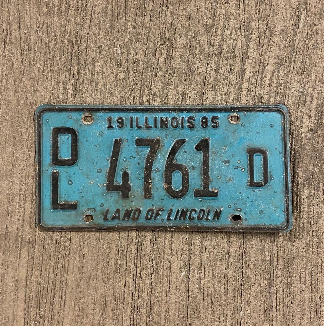Photo of a 1985 Illinois Dealer License Plate Auto Tag 1 Garage Decor 4761 D