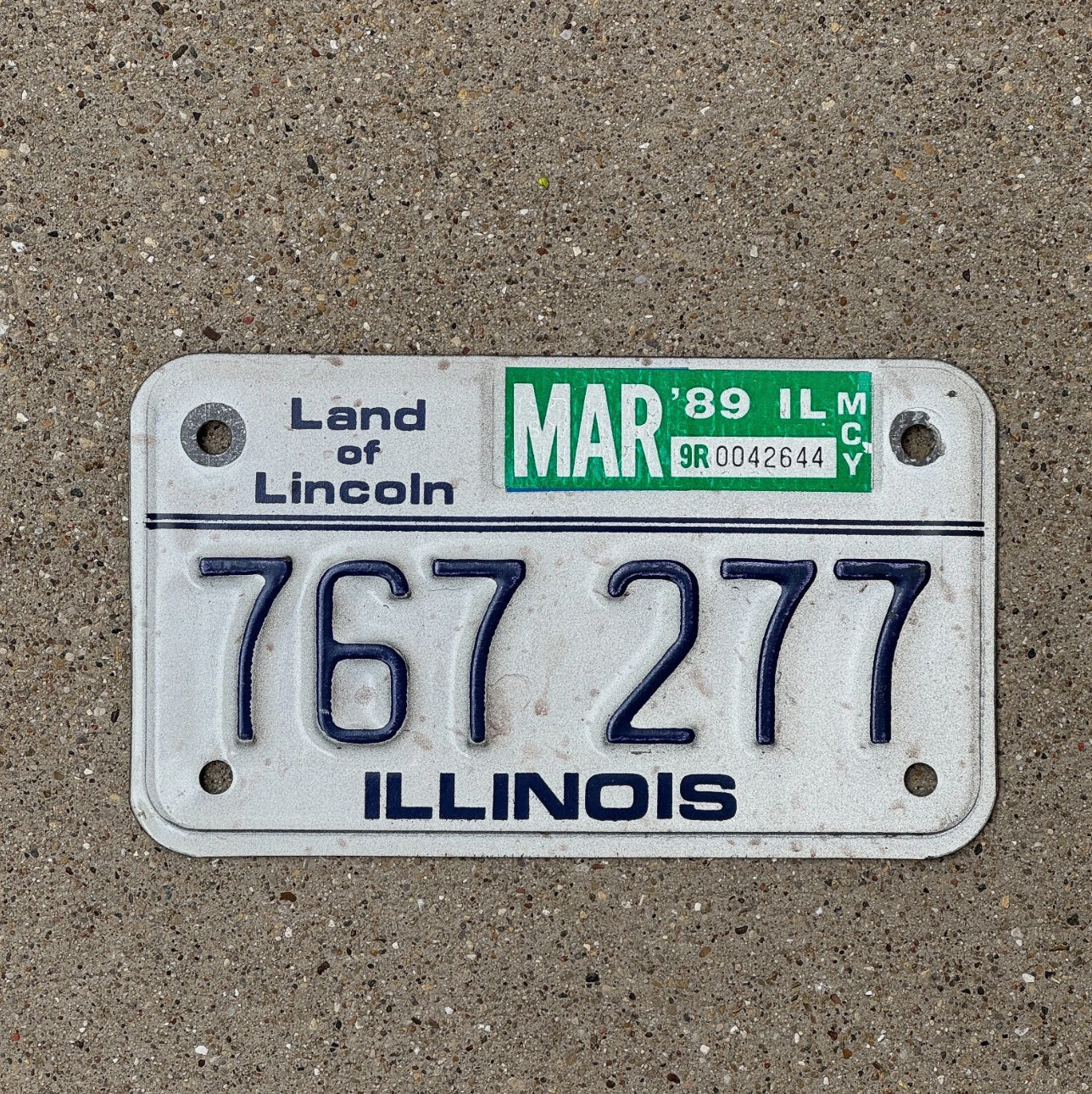 Photo of a 1986 1989 Illinois Motorcycle License Plate Auto Tag Garage Decor Vintage 767 277