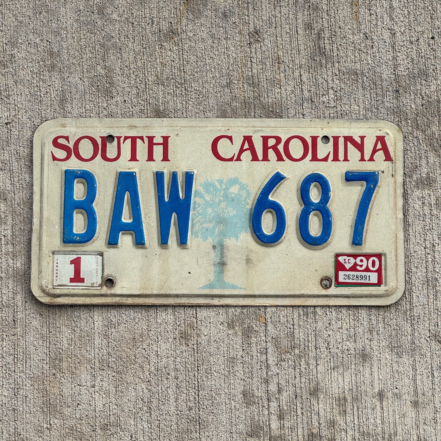 Photo of a 1986 1990 South Carolina License Plate Auto Tag Garage Decor Vintage BAW 687 with original patina