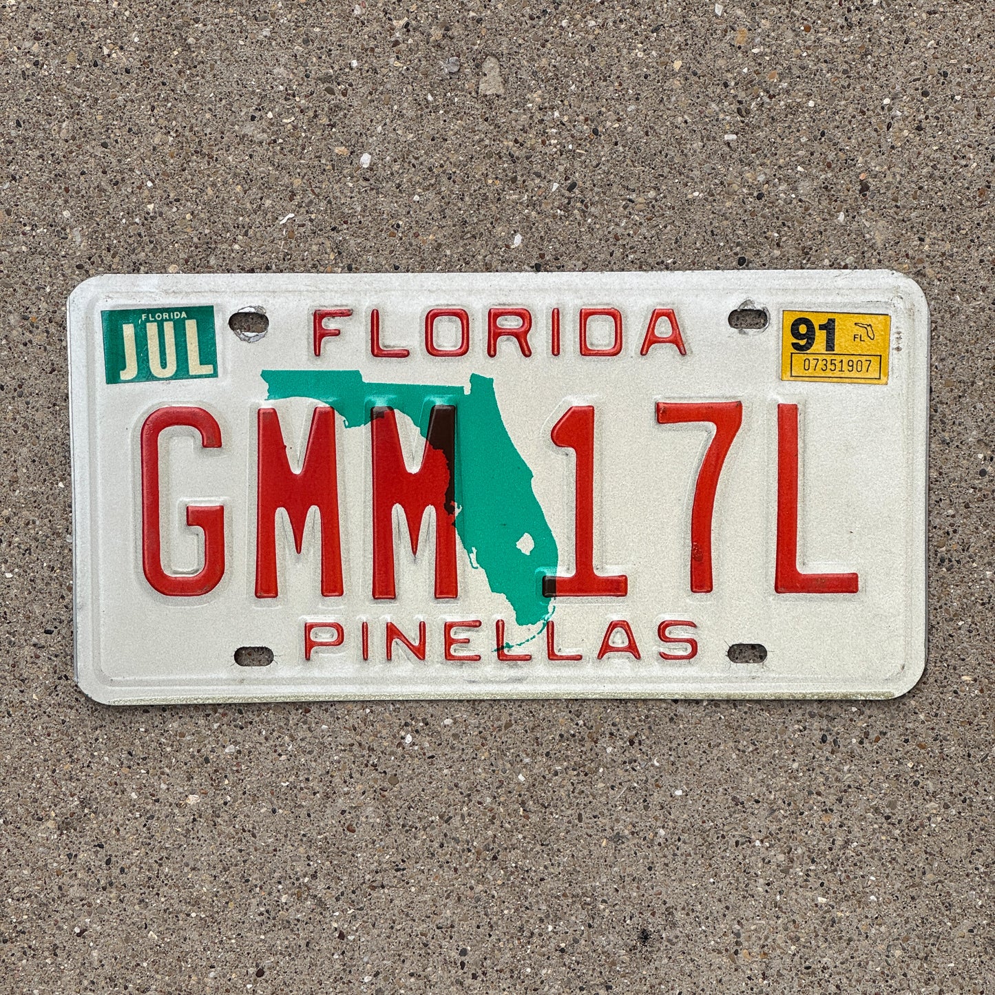 Photo of a 1986 1991 Florida License Plate Auto Tag Garage Decor Vintage GMM 17 L with original patina
