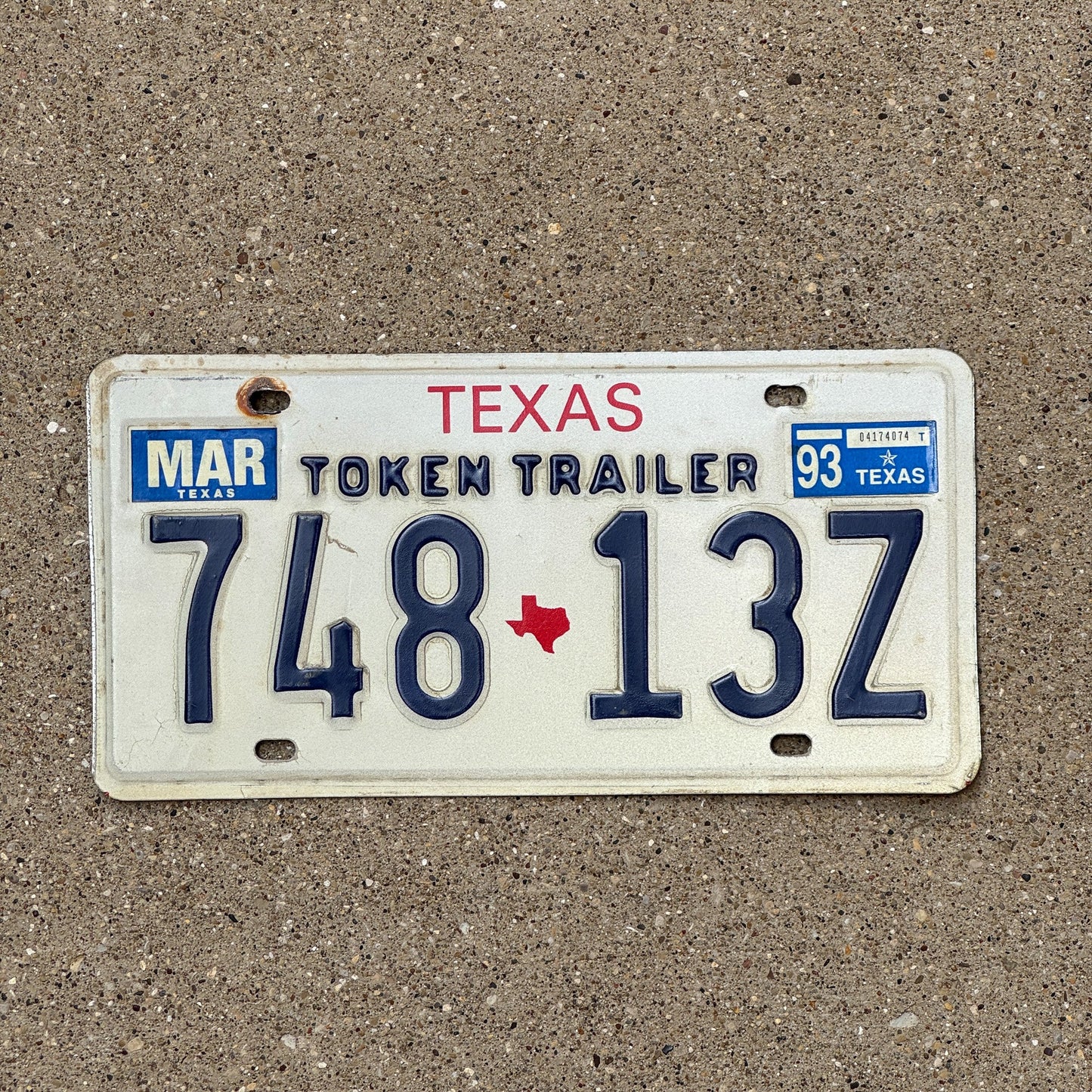 Photo of a 1986 1993 Texas Token Trailer License Plate Auto Tag Garage Decor Vintage 748 13Z