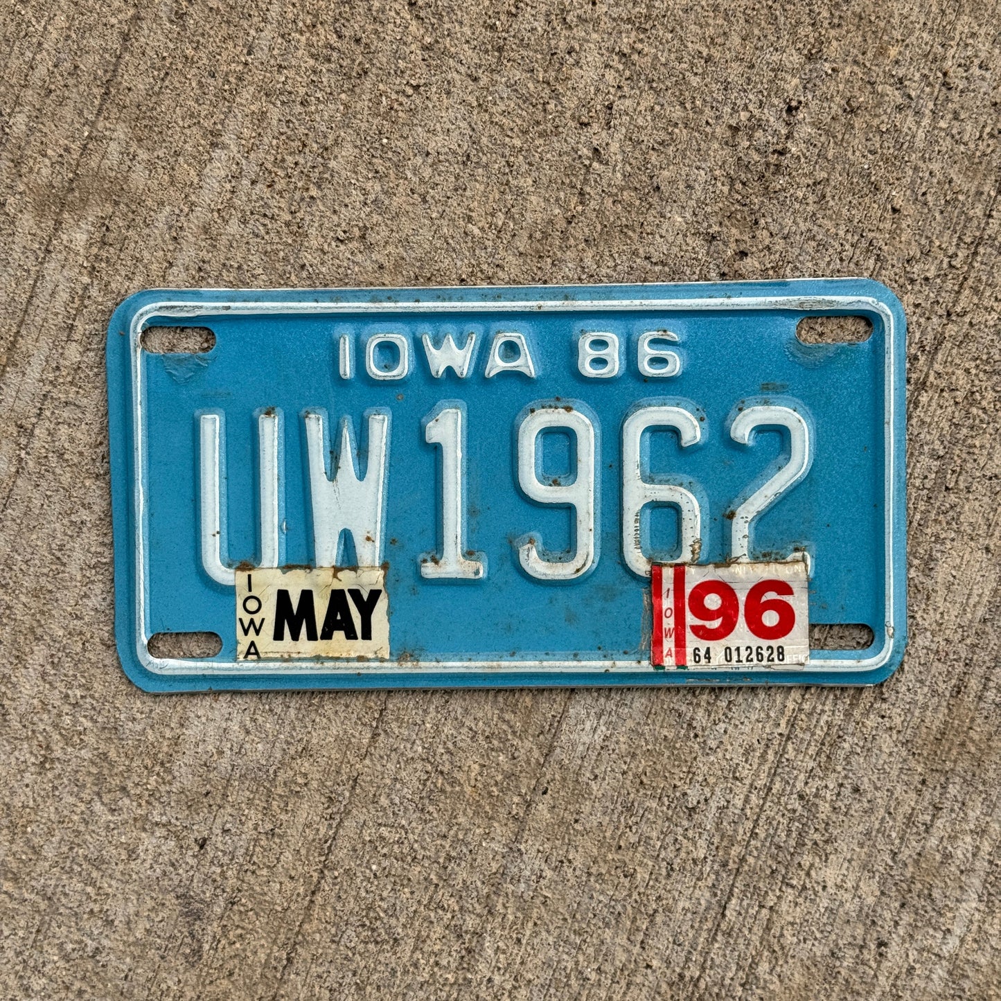 Photo of a 1986 1996 Iowa MOTORCYCLE License Plate Auto Tag Garage Decor Vintage UW 1962