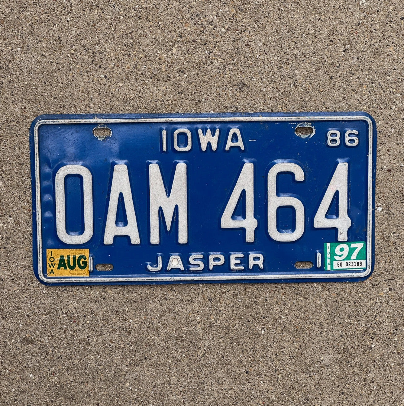 Photo of a 1986 Iowa License Plate Auto Tag Garage Decor Jasper County Jasper County OAM 464