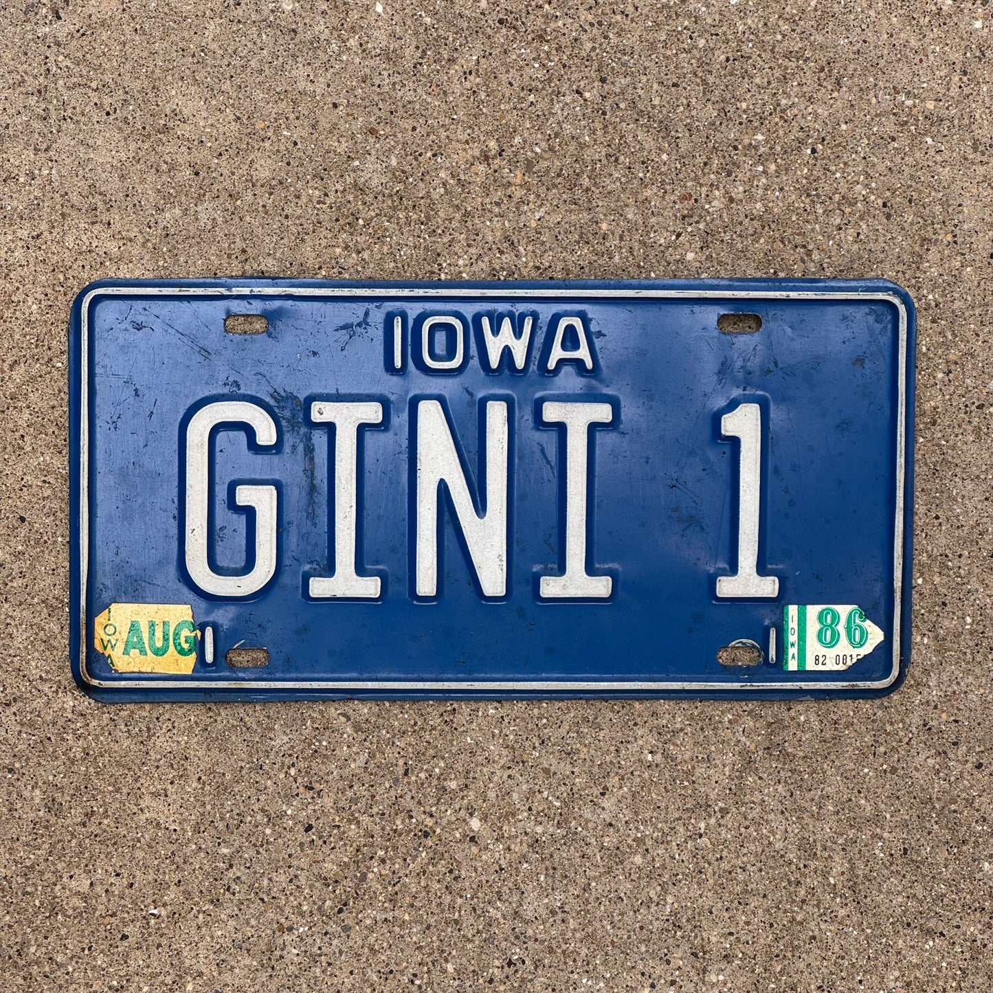 Photo of a 1986 Iowa VANITY License Plate Auto Tag Garage Decor Vintage GINI 1