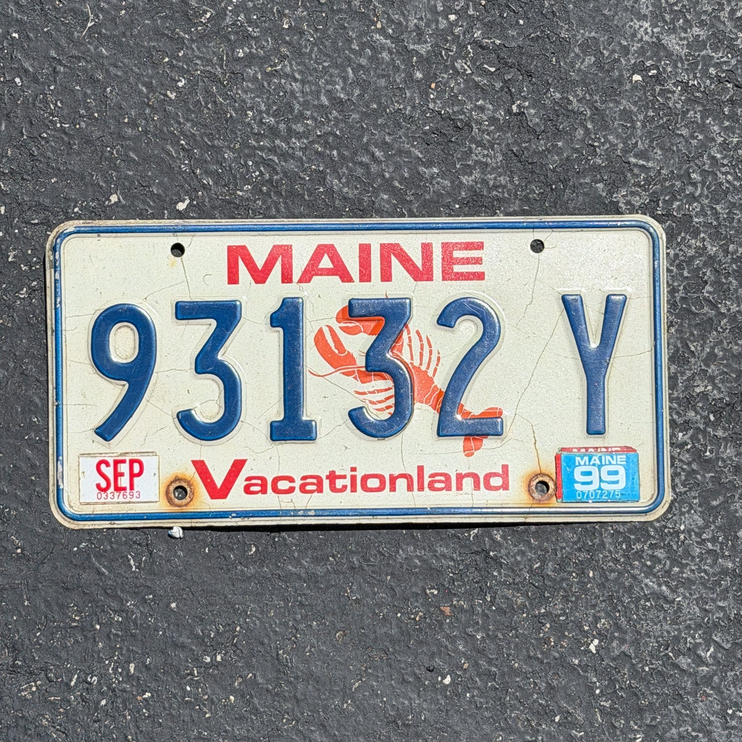 Photo of a 1987 1999 Maine License Plate Auto Tag Garage Decor Vintage Lobster 93132 Y with original patina