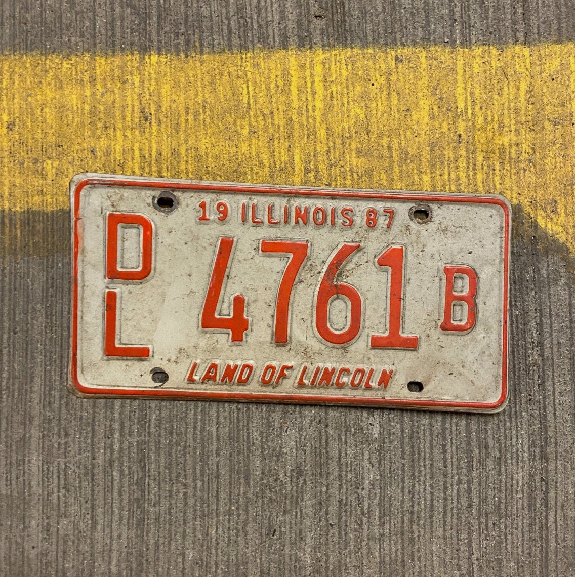 Photo of a 1987 Illinois Dealer License Plate Auto Tag Garage Decor Vintage 4761 B