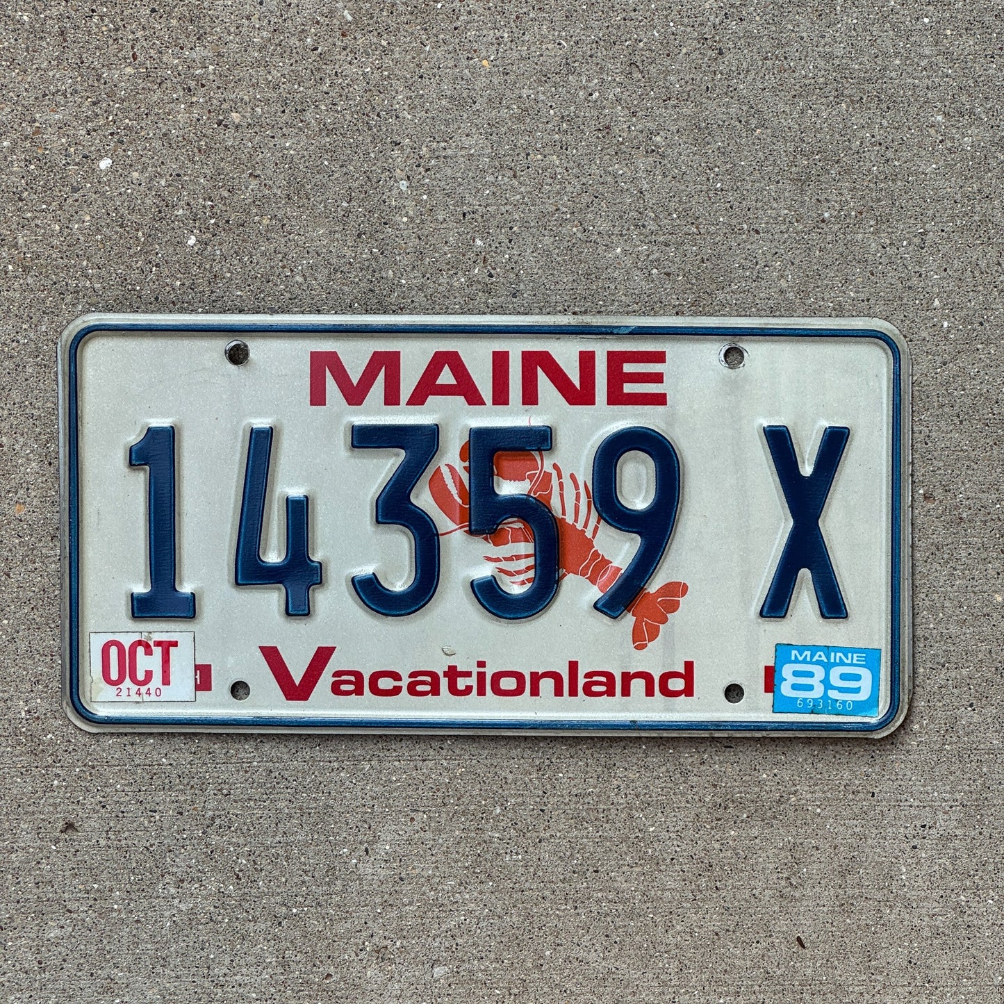 Photo of a 1987 Maine License Plate Auto Tag 1 Garage Decor Lobster 14359 X