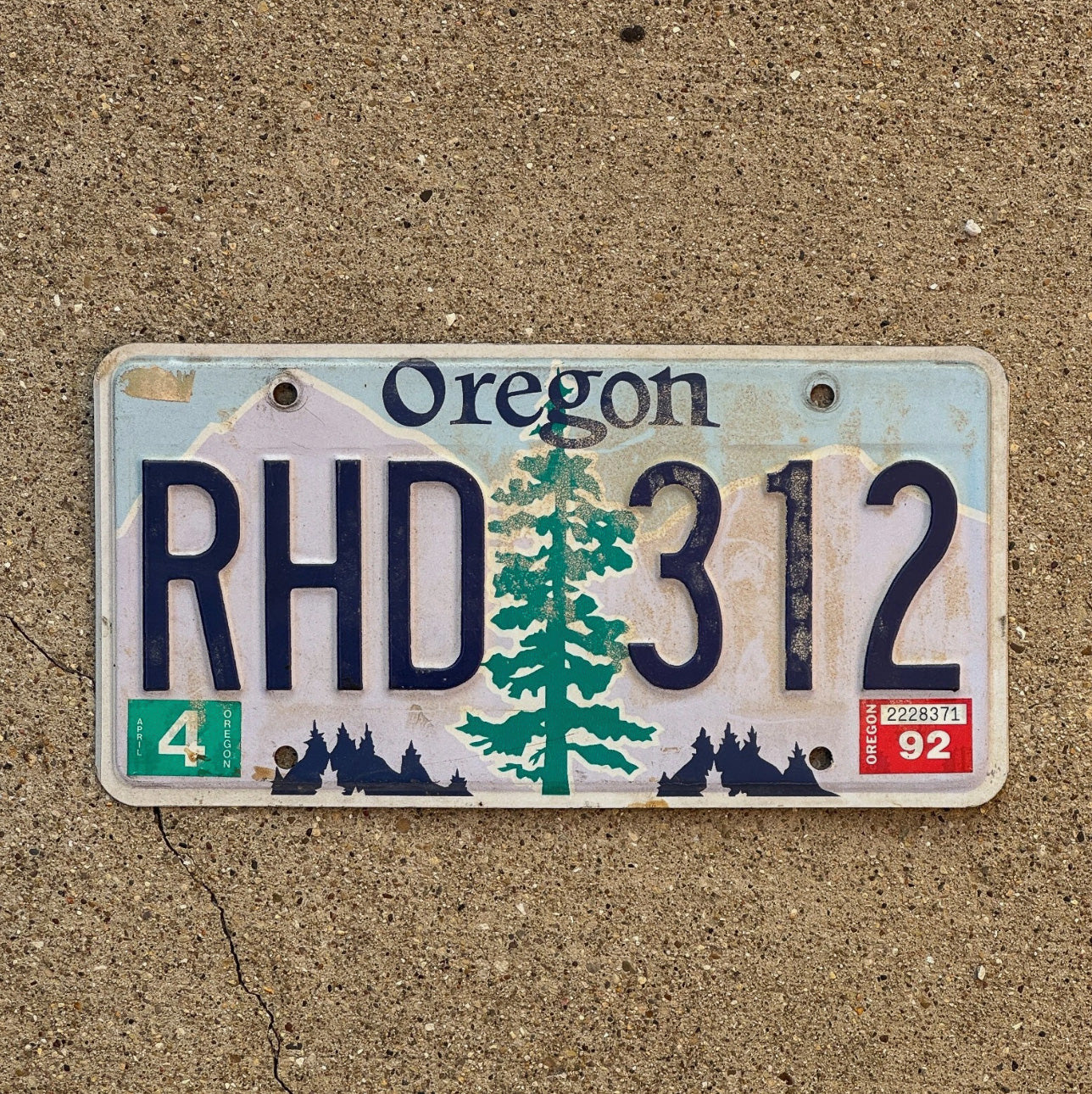 Photo of a 1987 Oregon License Plate Auto Tag Garage Decor Vintage RHD 312