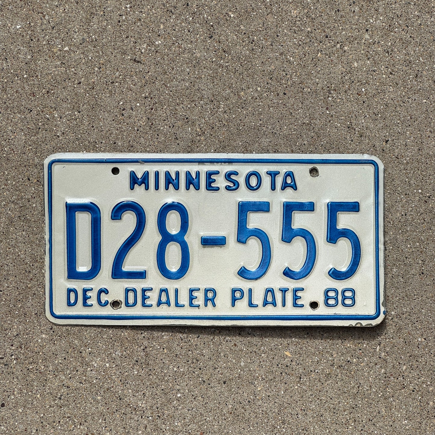 Photo of a 1988 Minnesota Dealer License Plate Auto Tag Garage Decor Vintage Repeat Repeating D 28 555