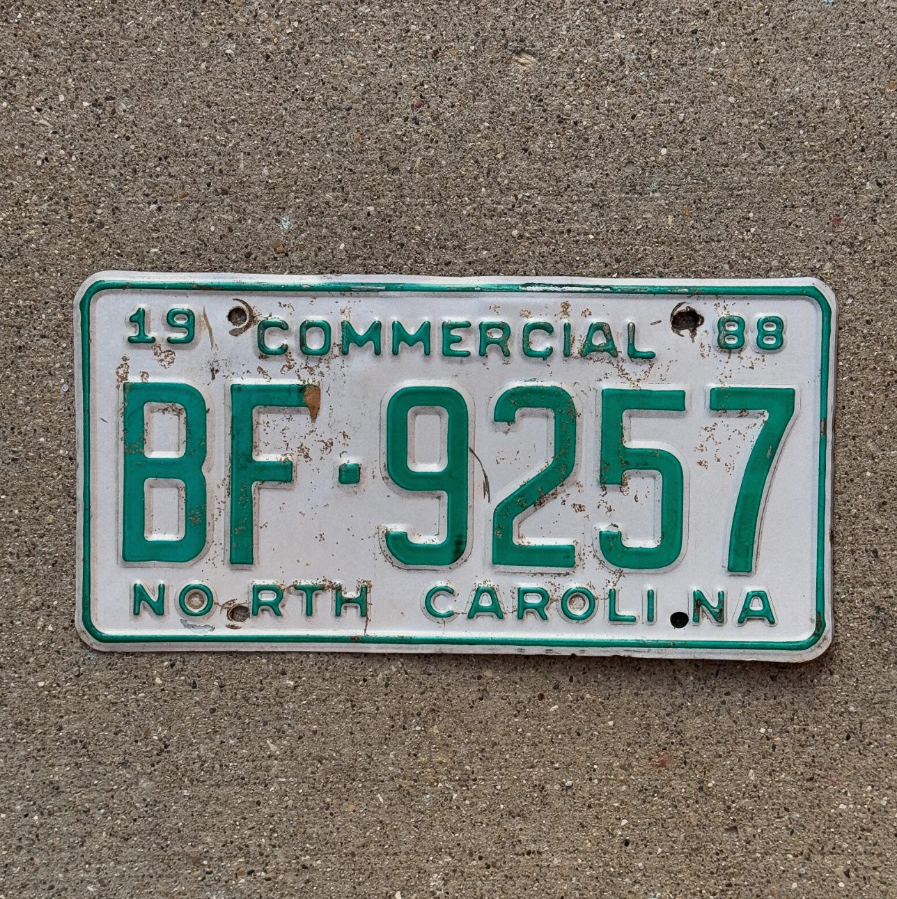 Photo of a 1988 North Carolina Commercial Truck License Plate Auto Tag Garage Decor Vintage BF 9257
