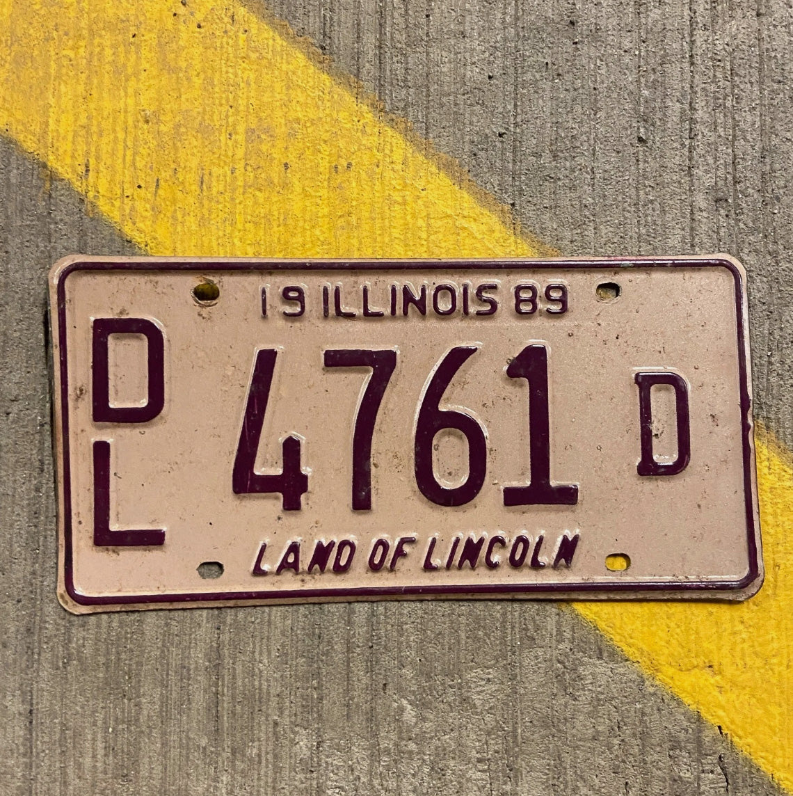 Photo of a 1989 Illinois Dealer License Plate Auto Tag Garage Decor Vintage 4761 D