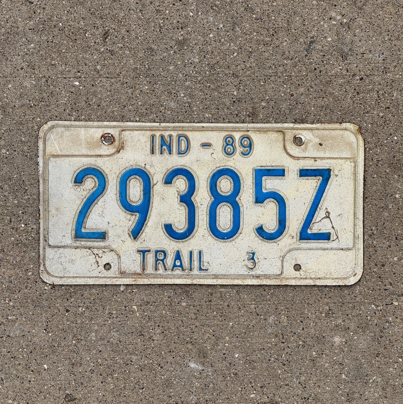 Photo of a 1989 Indiana Trailer License Plate Auto Tag Garage Decor 29385 Z