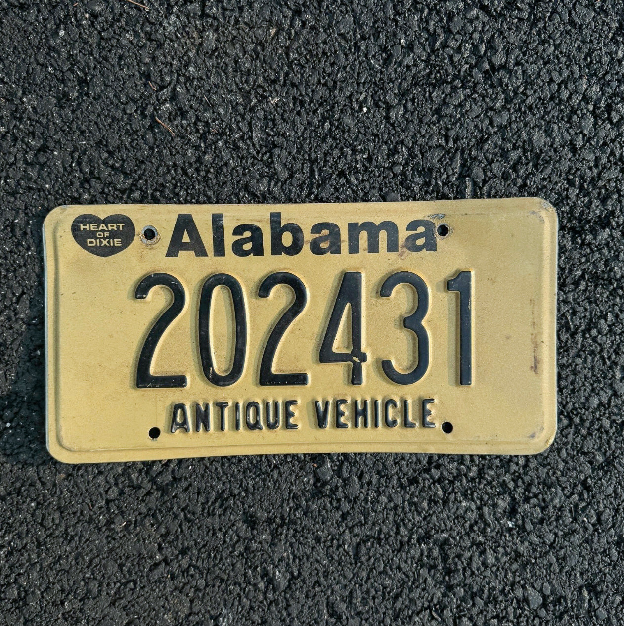 Photo of a 1990 Alabama Antique Vehicle License Plate Auto Tag Garage Decor Vintage Heart of Dixie 202431