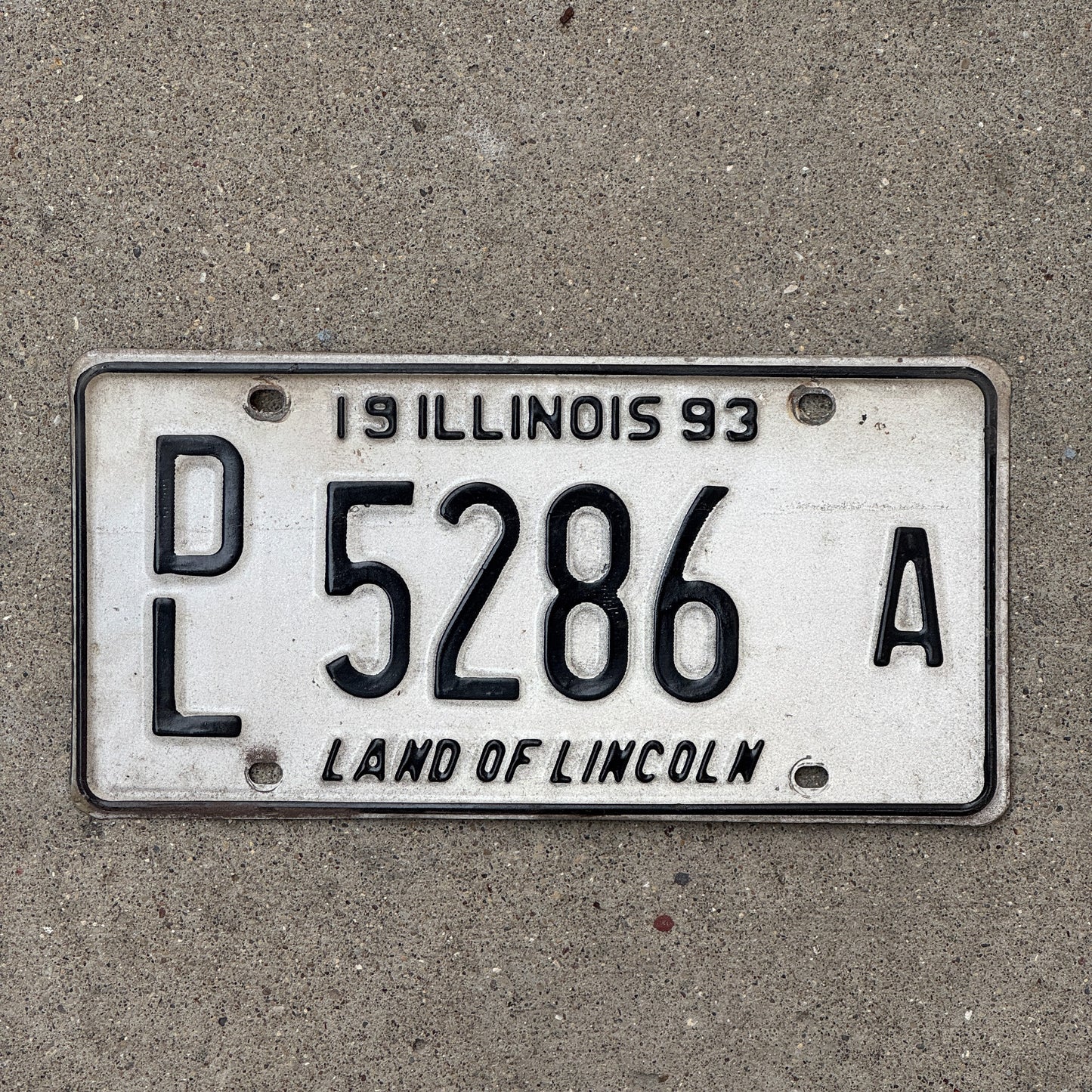 Photo of a 1992 1993 Illinois Truck License Plate Auto Tag 2 Vintage Garage 5286 A with original patina