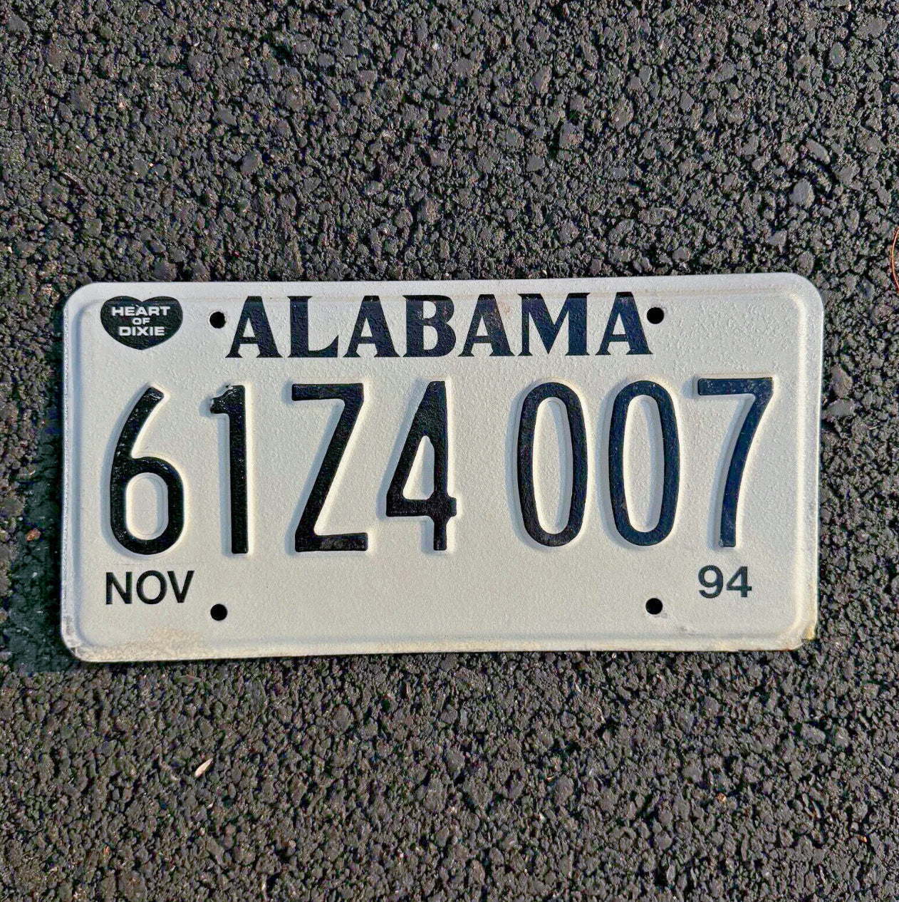 Photo of a 1994 Alabama License Plate Auto Tag Garage Decor Vintage Heart of Dixie 61Z4 007