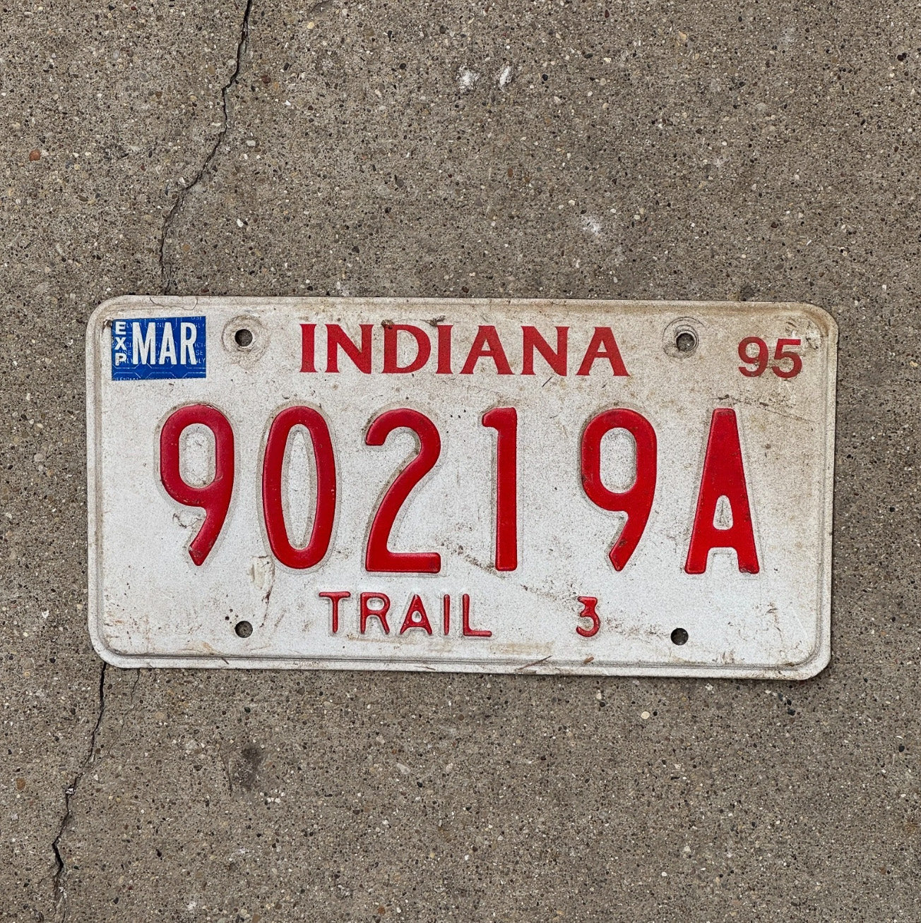 Photo of a 1995 Indiana Trailer License Plate Auto Tag Garage Decor 90219 A
