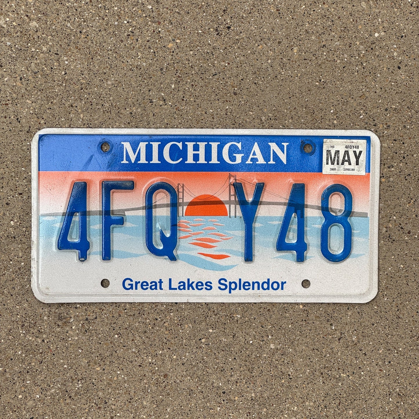 Photo of a 1997 2004 Michigan Graphic / Specialty License Plate Auto Tag Garage Decor Vintage Great Lakes Splendor 4FQ Y48