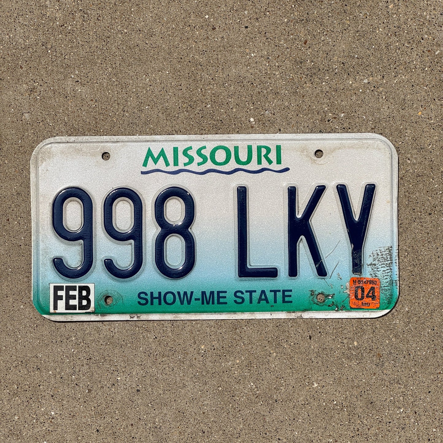 Photo of a 1998 2004 Missouri License Plate Auto Tag 1 Garage Decor 998 LKY