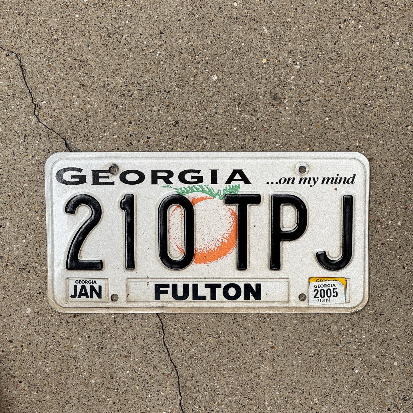 Photo of a 1998 2005 Georgia License Plate Auto Tag Garage Decor Vintage 210 TPJ