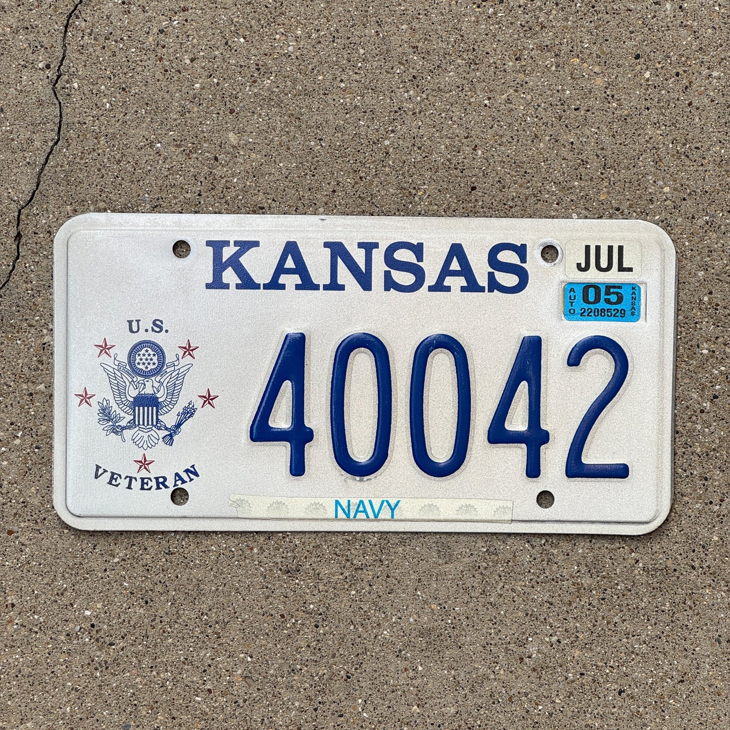 Photo of a 1998 2005 Kansas Veteran License Plate Auto Tag Garage Decor Vintage Military Navy 40042