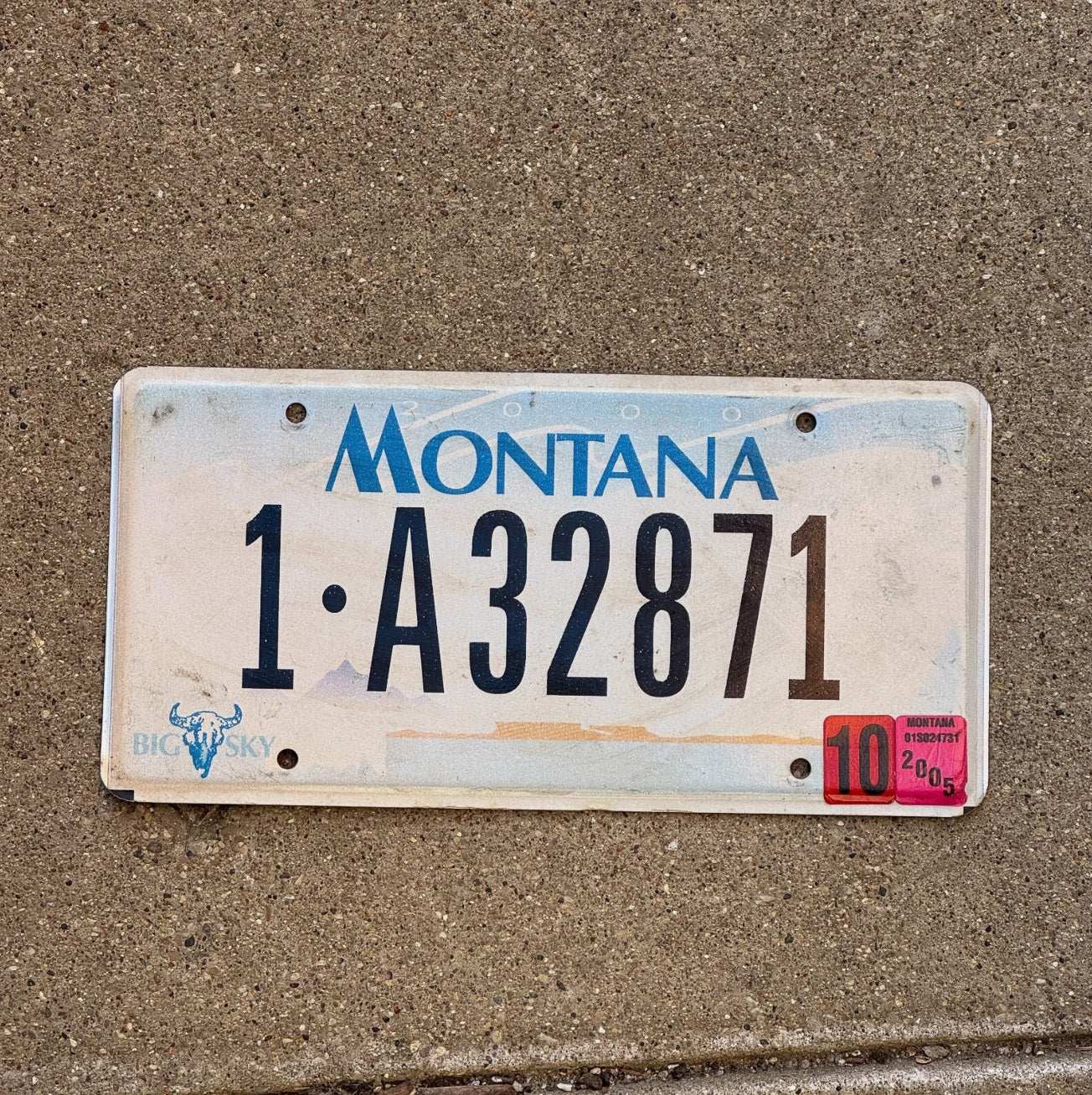 Photo of a 2000 2005 Montana License Plate Auto Tag Garage Decor 1 A 32871