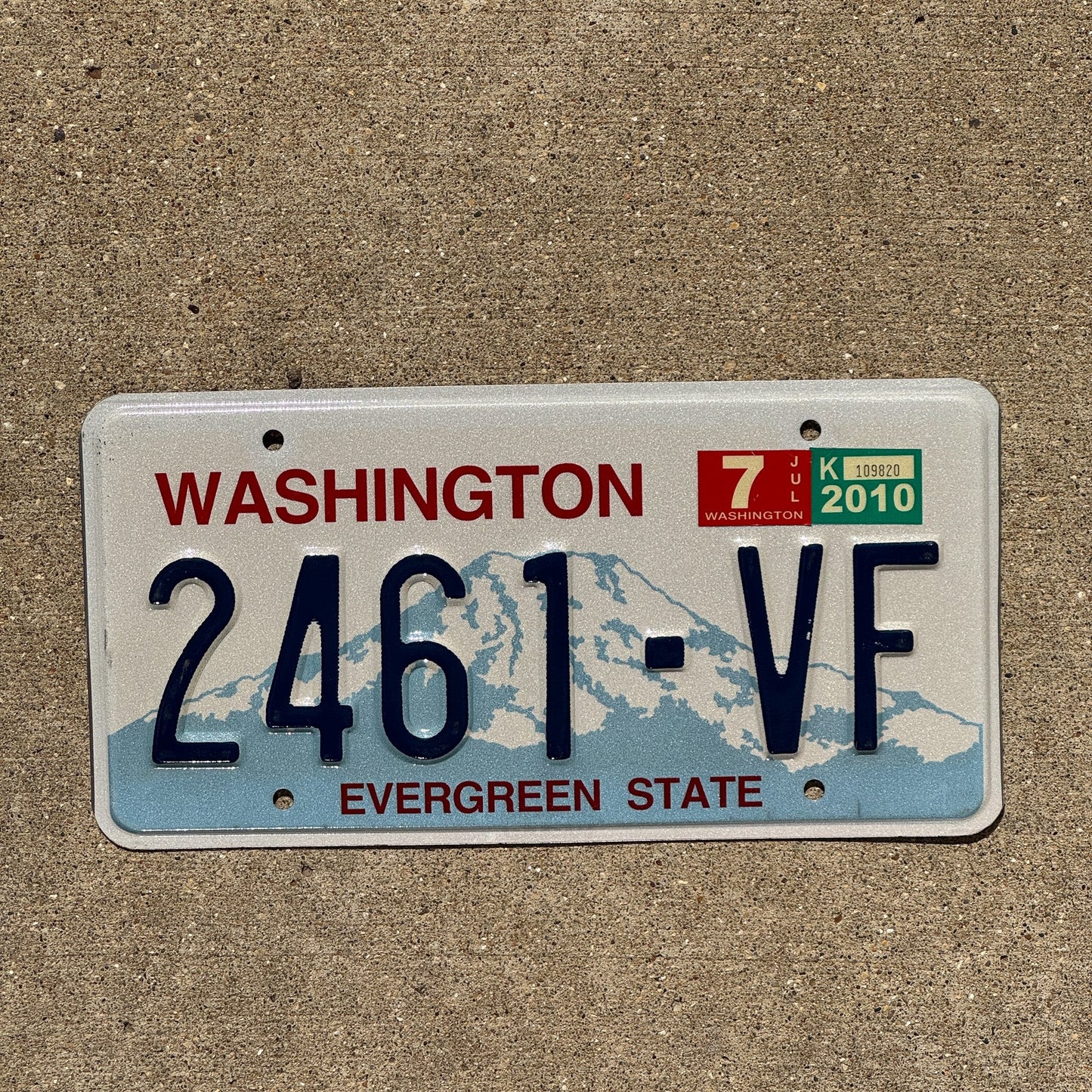 Photo of a 2000 2010 Washington License Plate Auto Tag Garage Decor Vintage A461 VF
