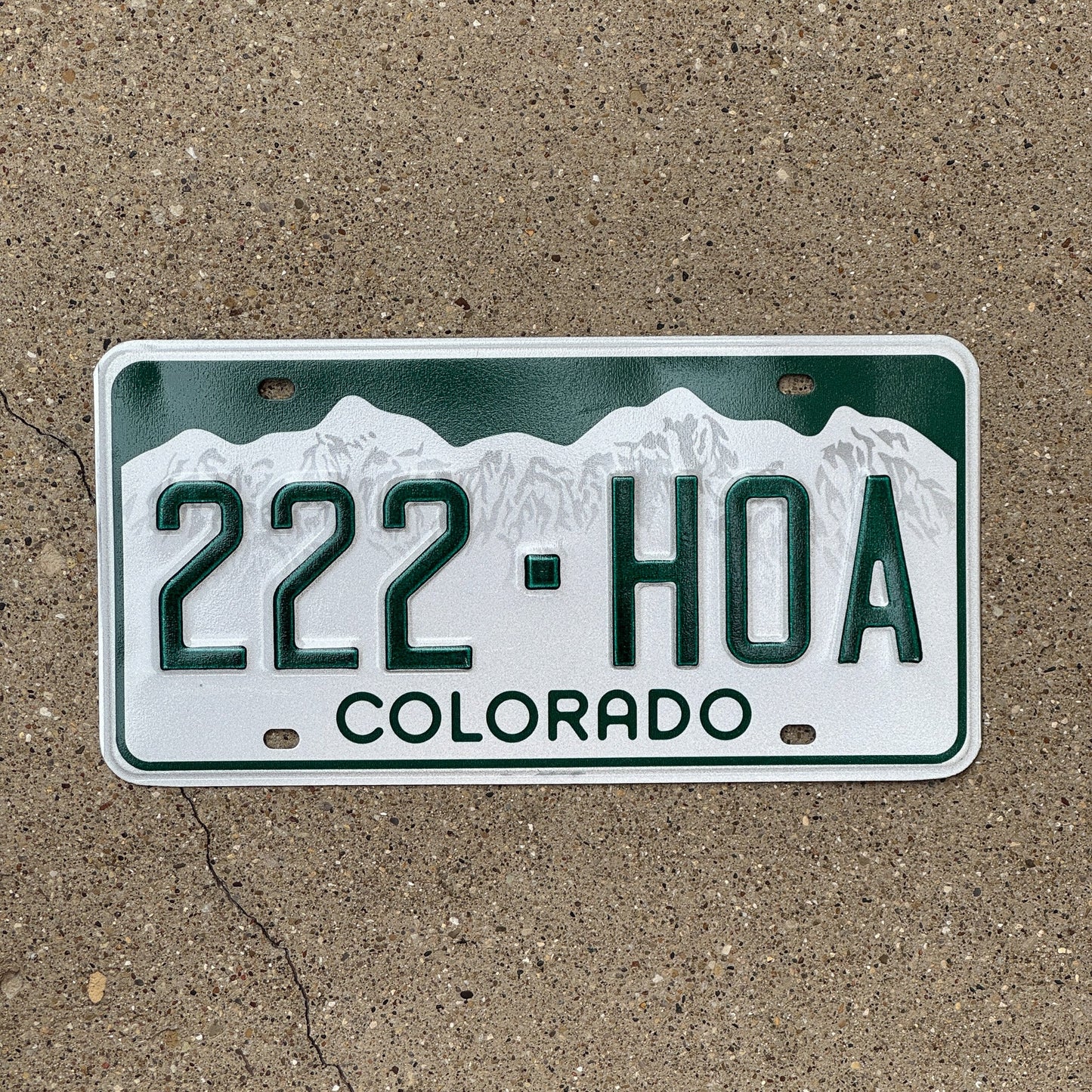 Photo of a 2000 Colorado License Plate Auto Tag Garage Decor Vintage Repeat Repeating 222 HOA