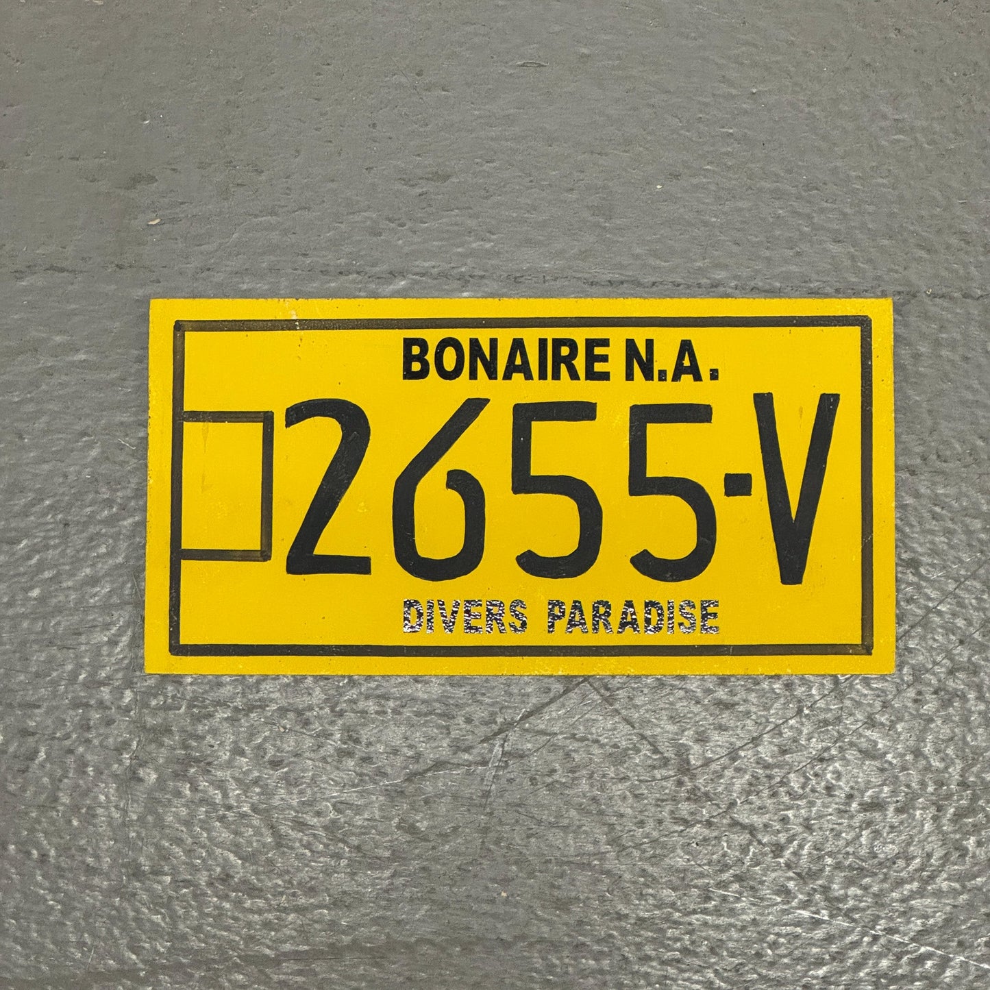 Photo of a 2000 Era Bonaire License Plate Auto Tag Garage Decor Vintage Wood Overflow 2655 V
