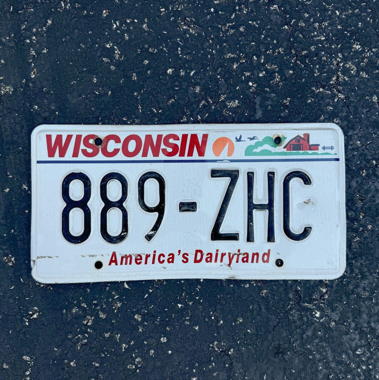Photo of a 2000 Wisconsin License Plate Auto Tag Garage Decor Vintage 889 ZHC
