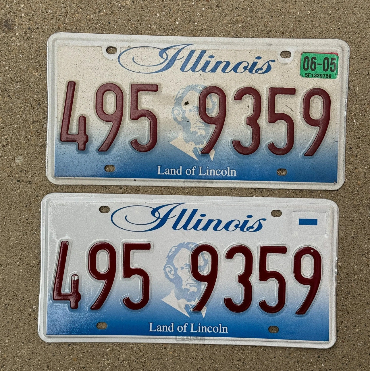 Photo of a 2001 2005 Illinois License Plate Pair Auto Tag Garage Decor Vintage 495 9359