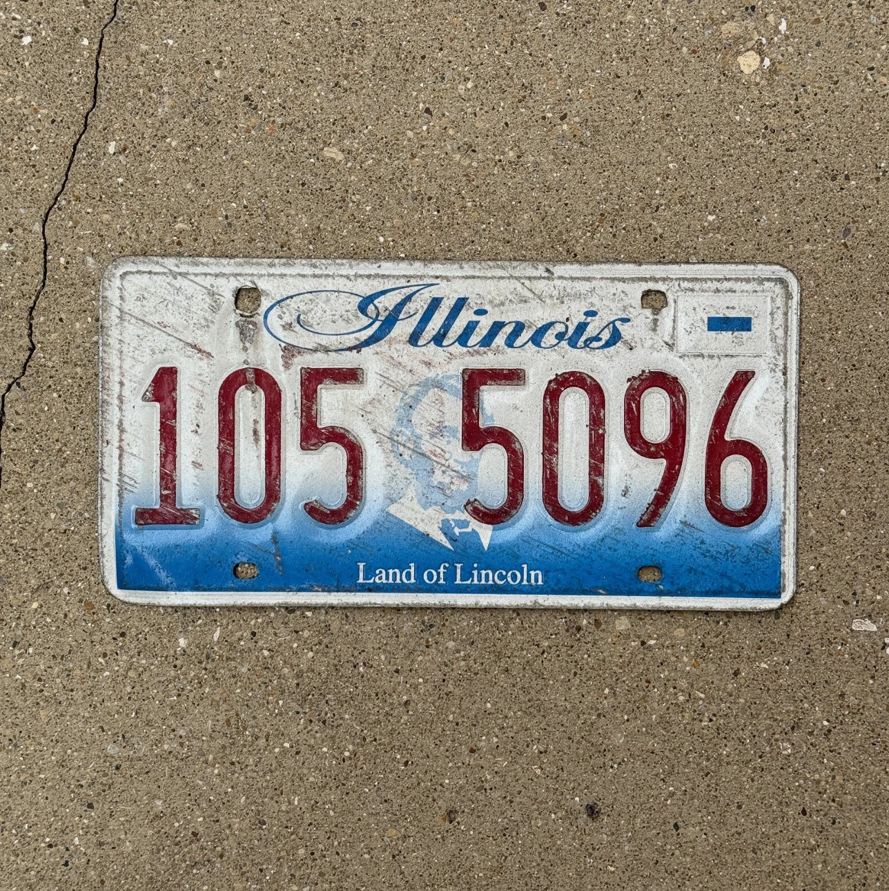 Photo of a 2001 Illinois License Plate Auto Tag Garage Decor Vintage 105 5096