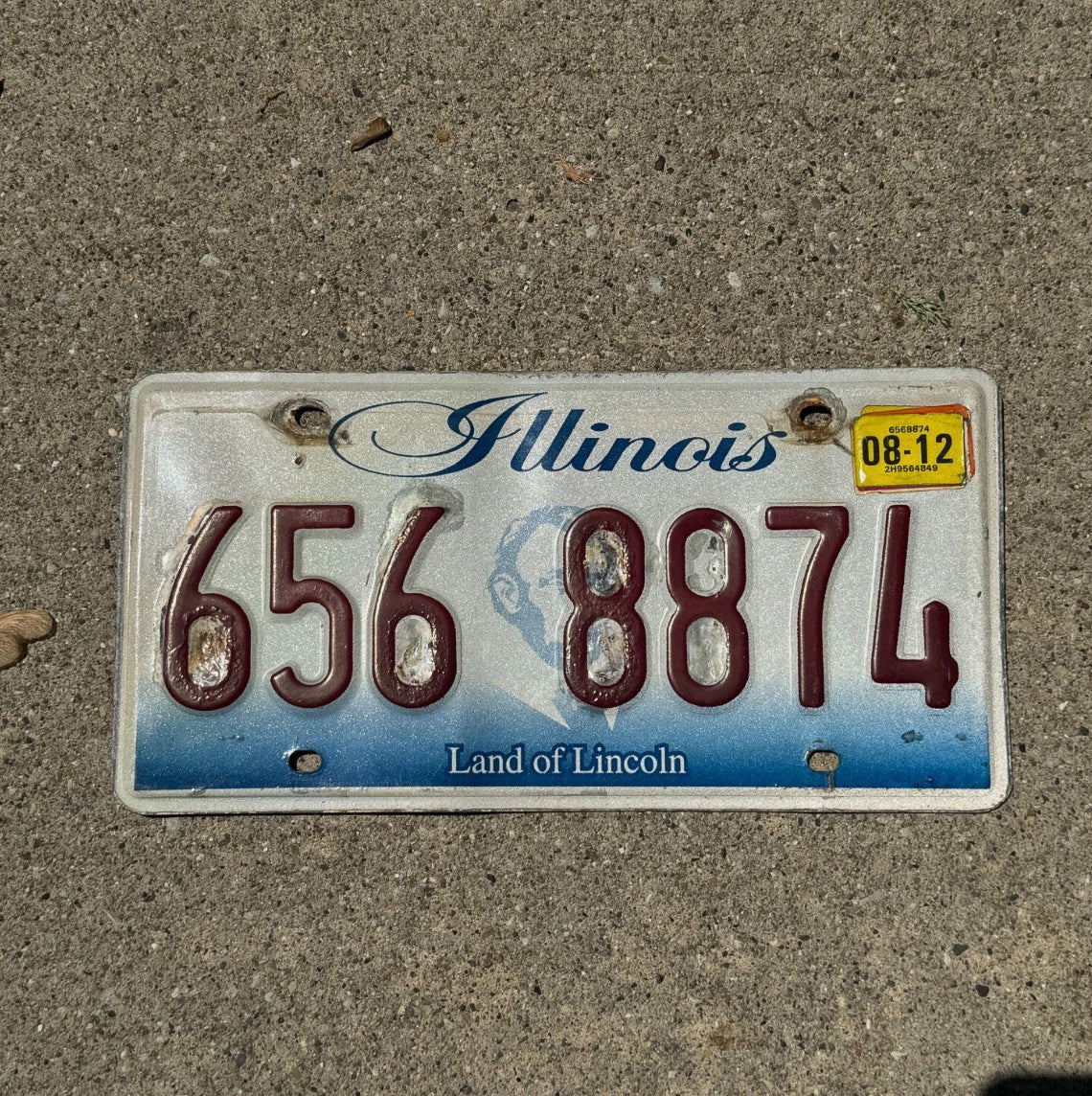 Photo of a 2001 Illinois License Plate Auto Tag Garage Decor Vintage 656 8874
