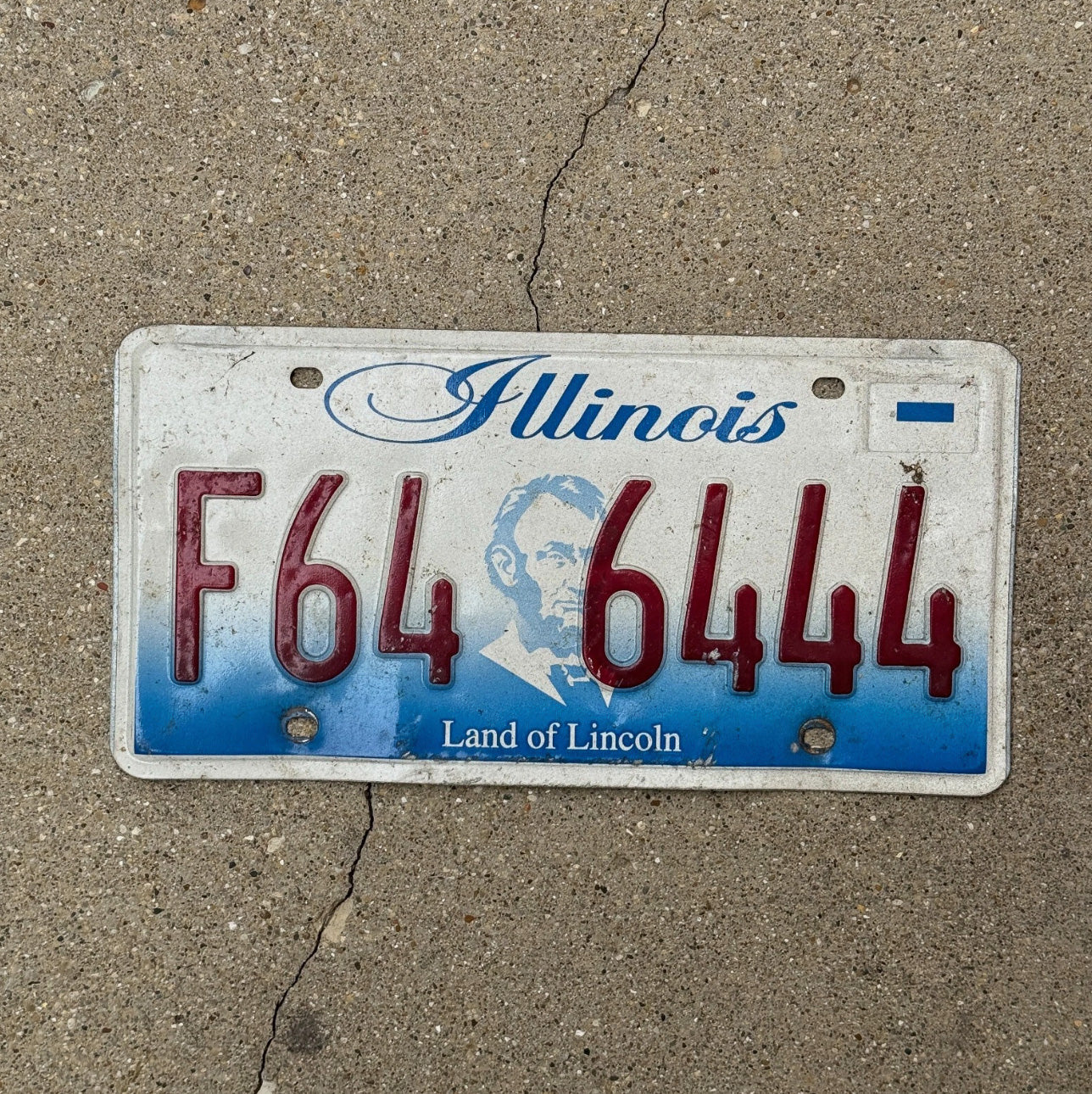 Photo of a 2001 Illinois License Plate Auto Tag Garage Decor Vintage Repeat Repeating F 646 444