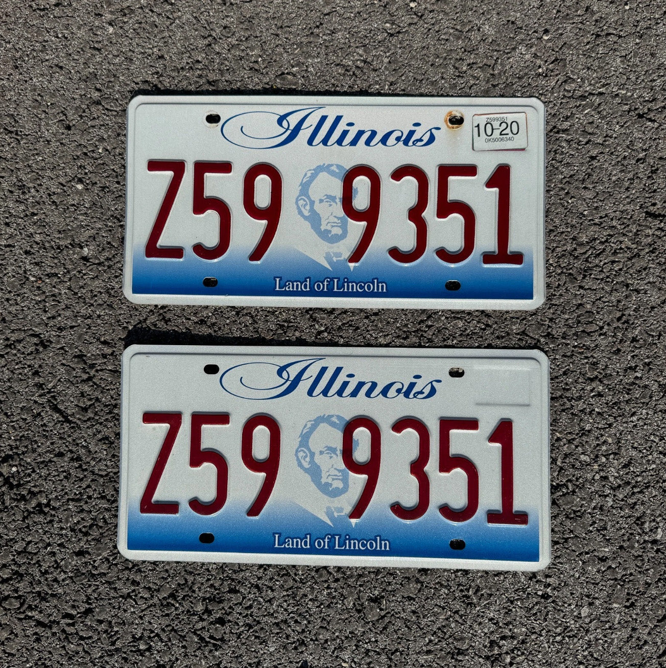 Photo of a 2001 Illinois License Plate Pair Auto Tag Garage Decor Vintage Z 599351