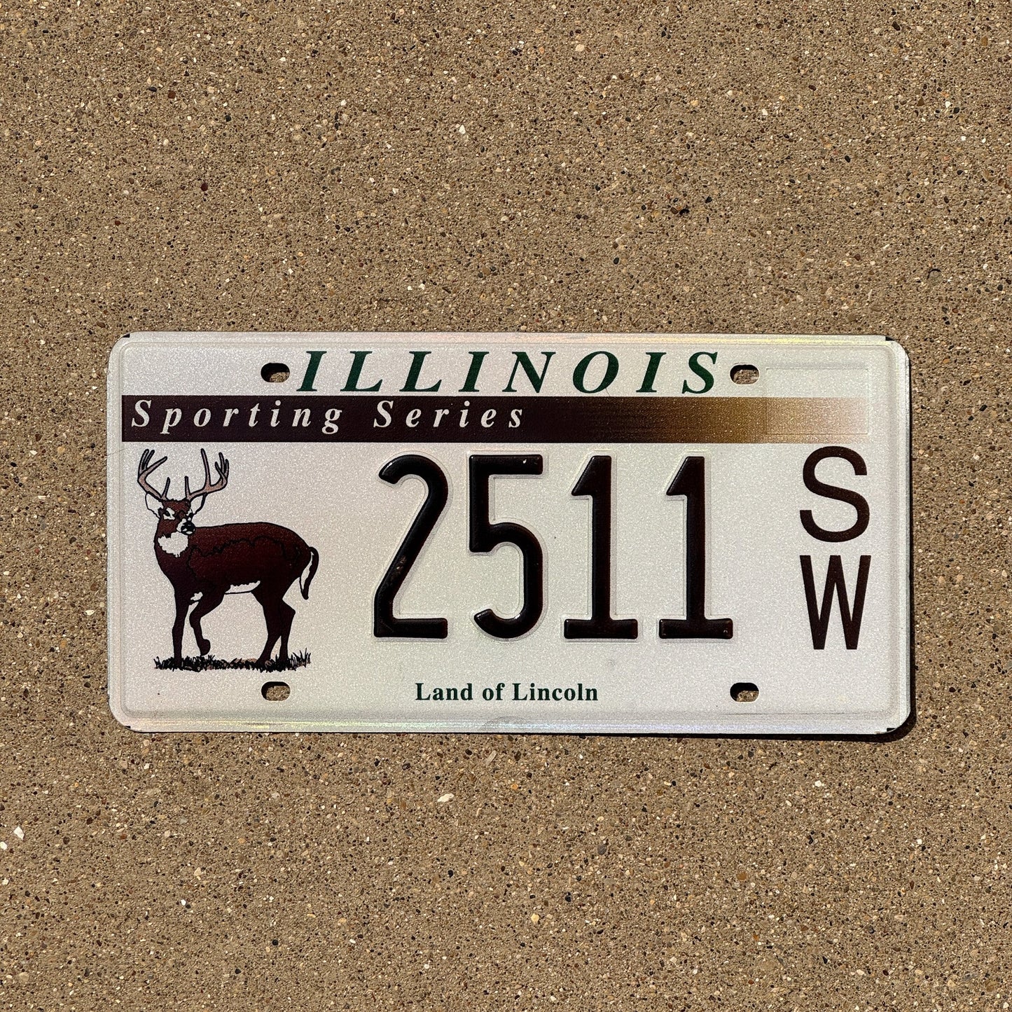 Photo of a 2003 Illinois Graphic / Specialty License Plate Auto Tag Garage Decor Vintage Hunting Deer Sporting Series 2511
