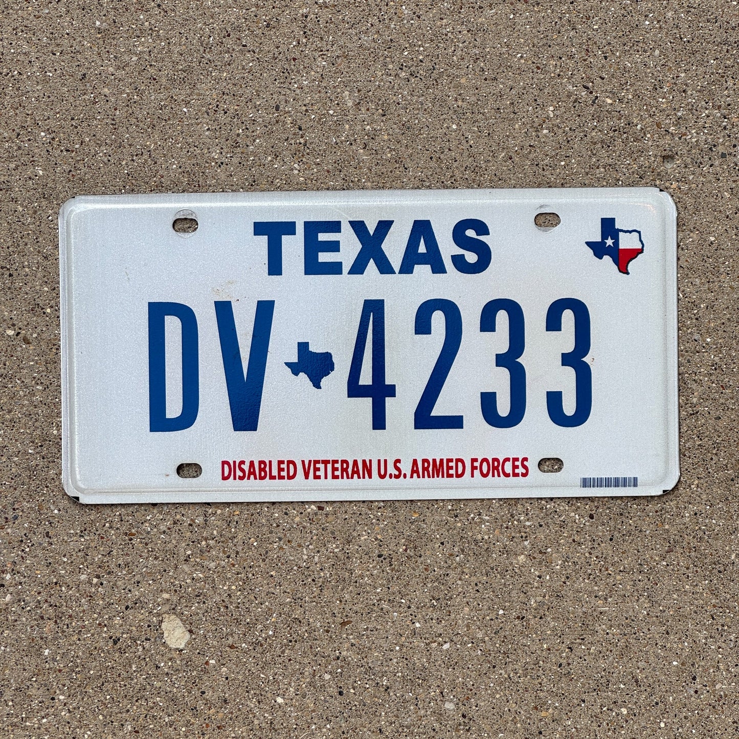 Photo of a 2003 Texas Disabled Veteran License Plate Auto Tag 1 Garage Decor Military DV 4233