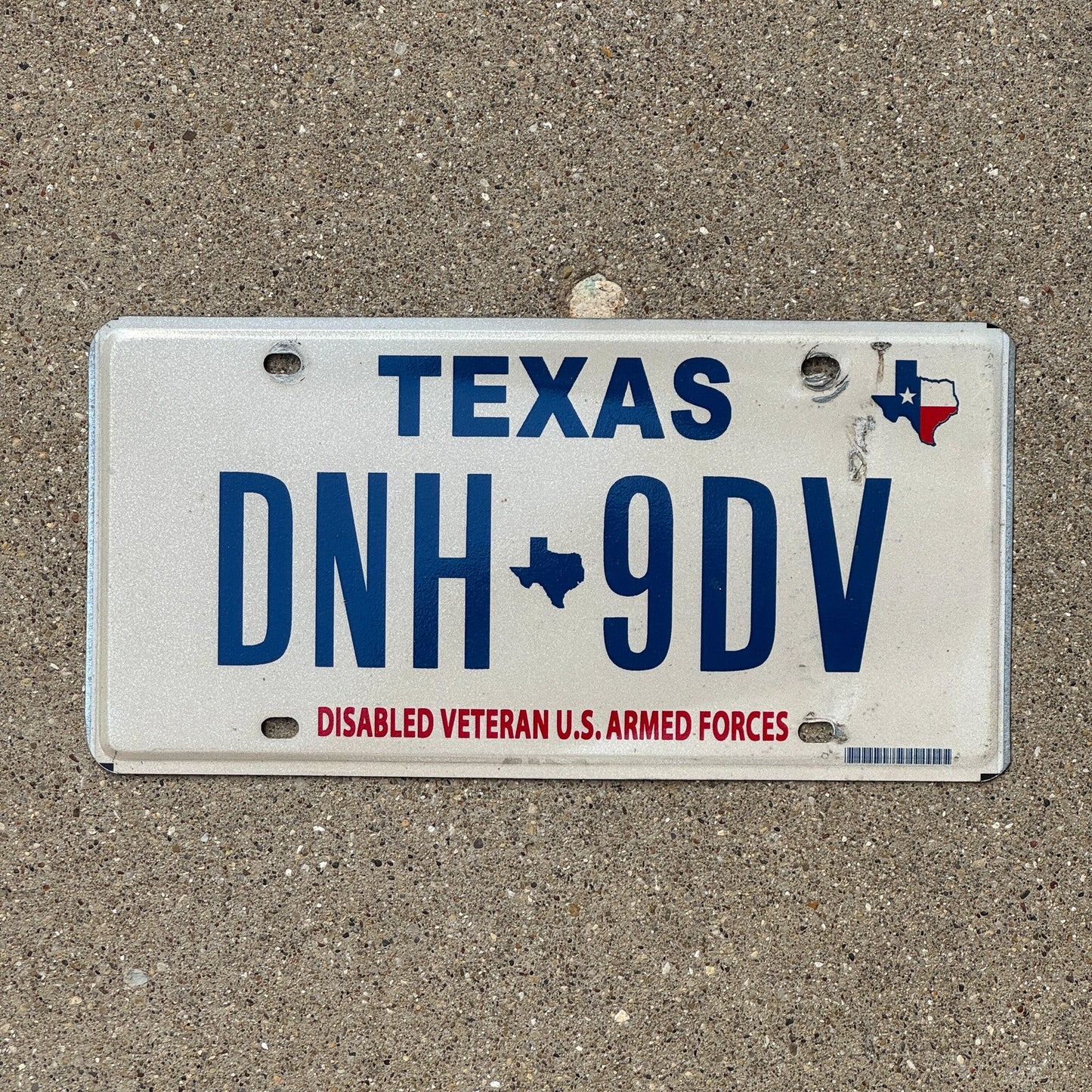 Photo of a 2003 Texas Disabled Veteran License Plate Auto Tag Garage Decor Vintage Military DNH 9DV