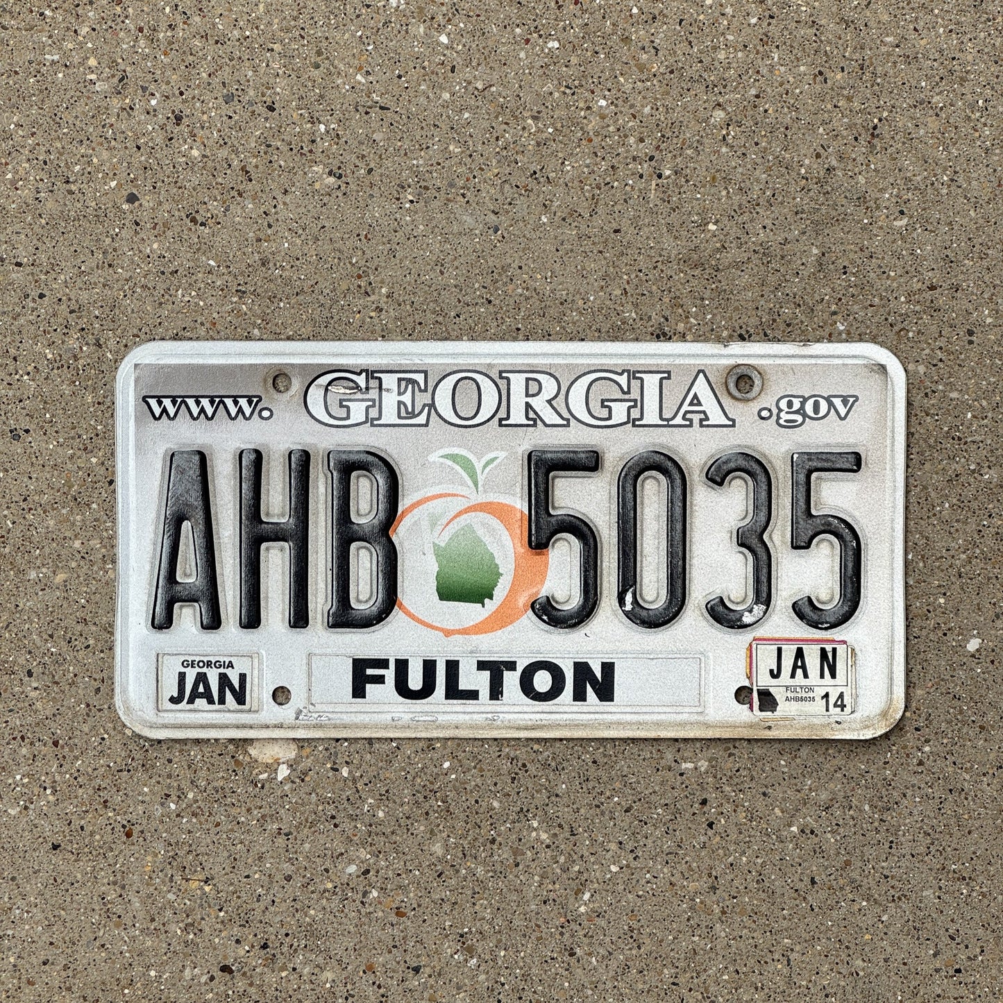 Photo of a 2004 2014 Georgia License Plate Auto Tag Garage Decor Vintage AHB 5035