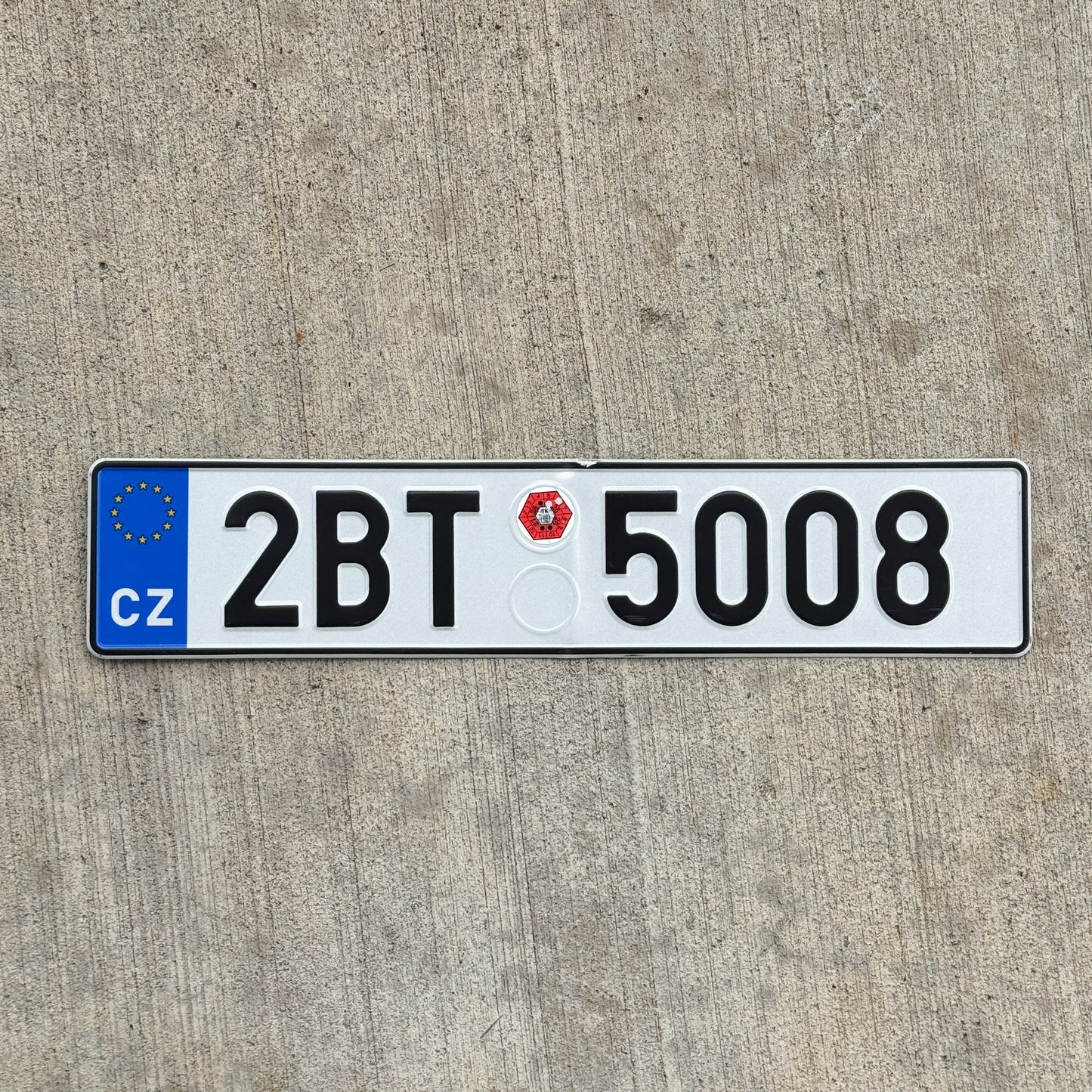Photo of a 2004 Czech Republic License Plate Auto Tag Garage Decor Vintage 2BT 5008 with original patina