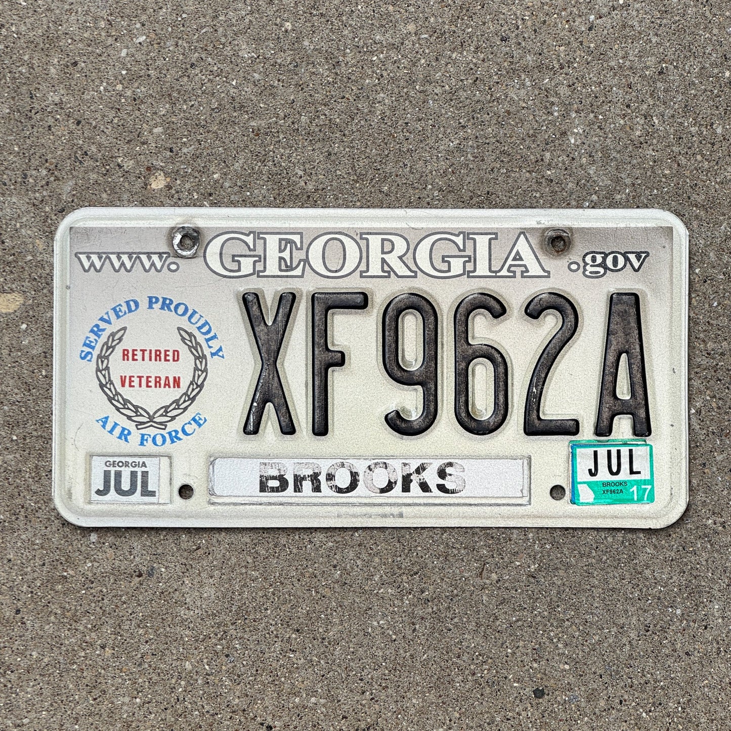 Photo of a 2004 Georgia Military License Plate Auto Tag Garage Decor Vintage Retired Air Force XF 962 A