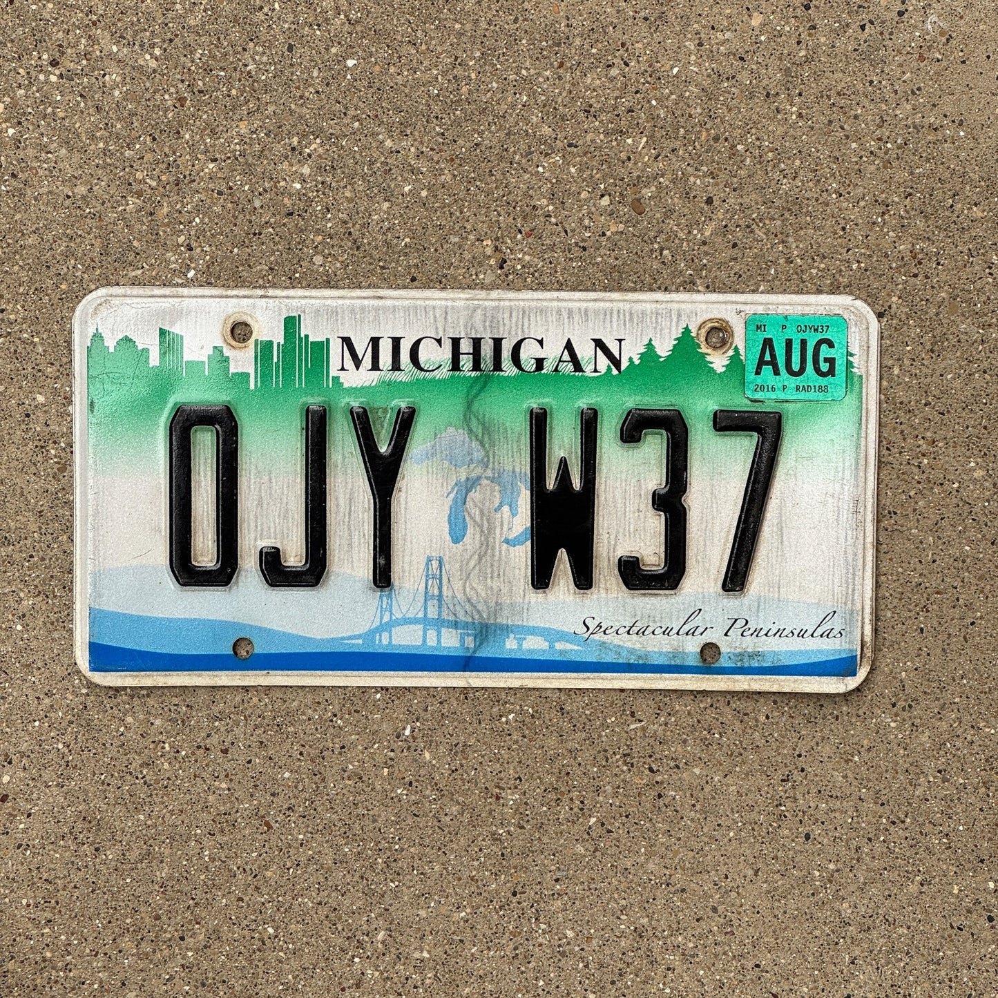 Photo of a 2007 2016 Michigan Graphic / Specialty License Plate Auto Tag Garage Decor Vintage Spectacular Peninsulas 0JY W37