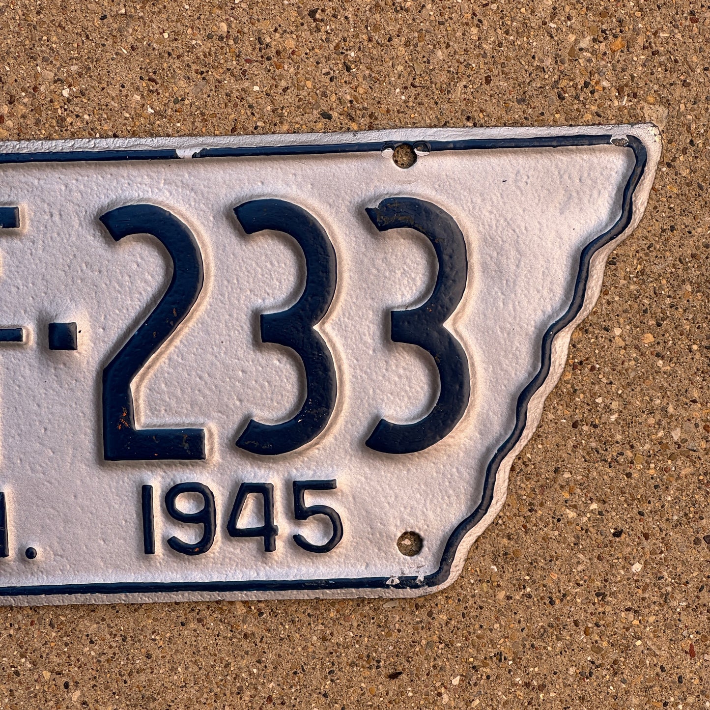 1945 Tennessee Farm License Plate Auto Tag State Shape 46 F1 233