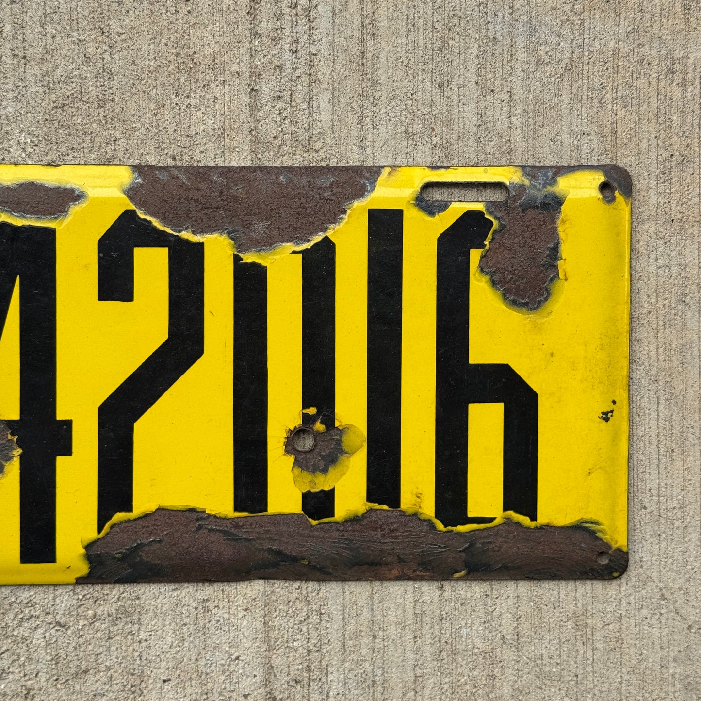 Photo of the side of a 1911 Pennsylvania Porcelain License Plate Auto Tag Garage Decor Vintage Beveled 420 Weed 42016
