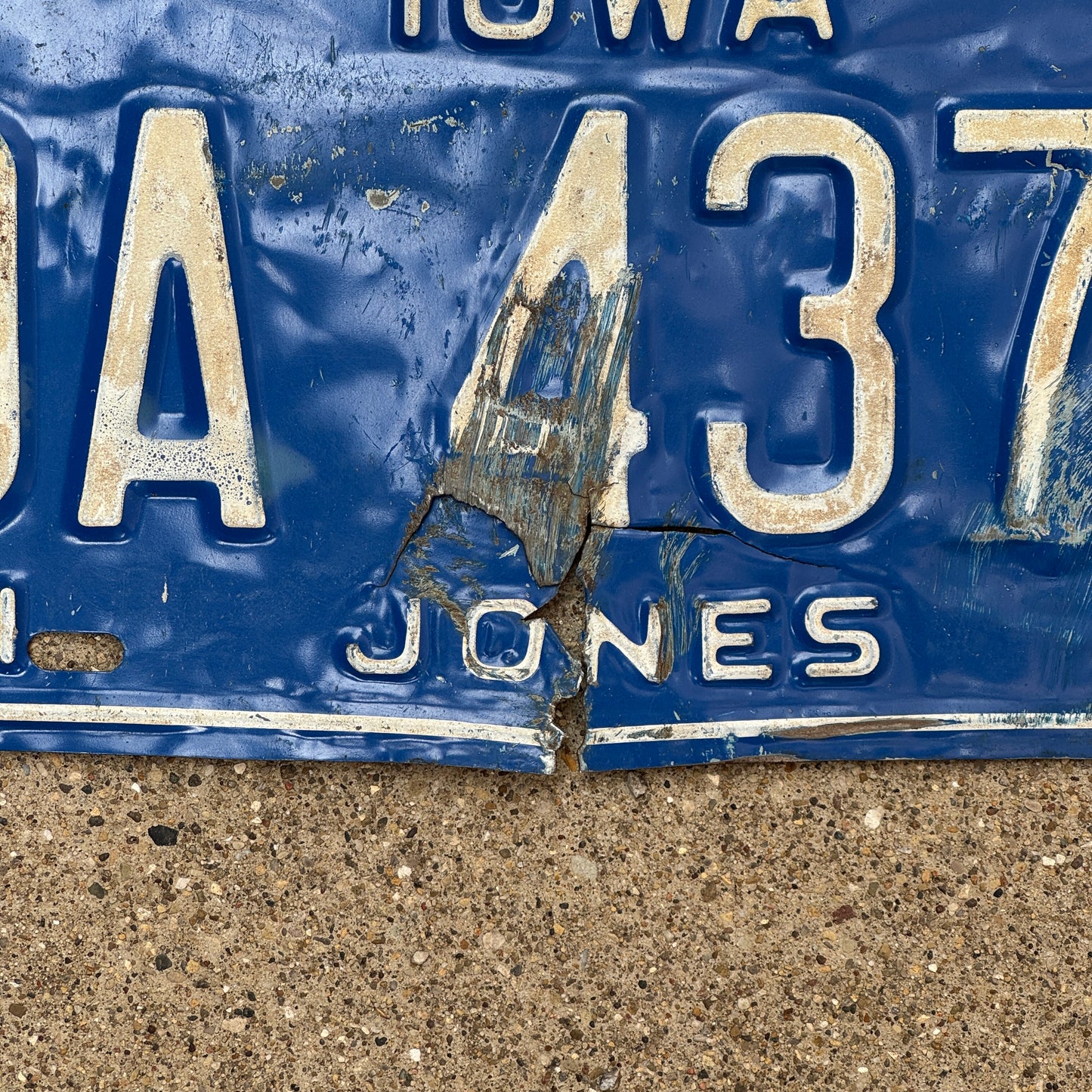 1986 Iowa TRUCK License Plate Auto Tag DA 4378