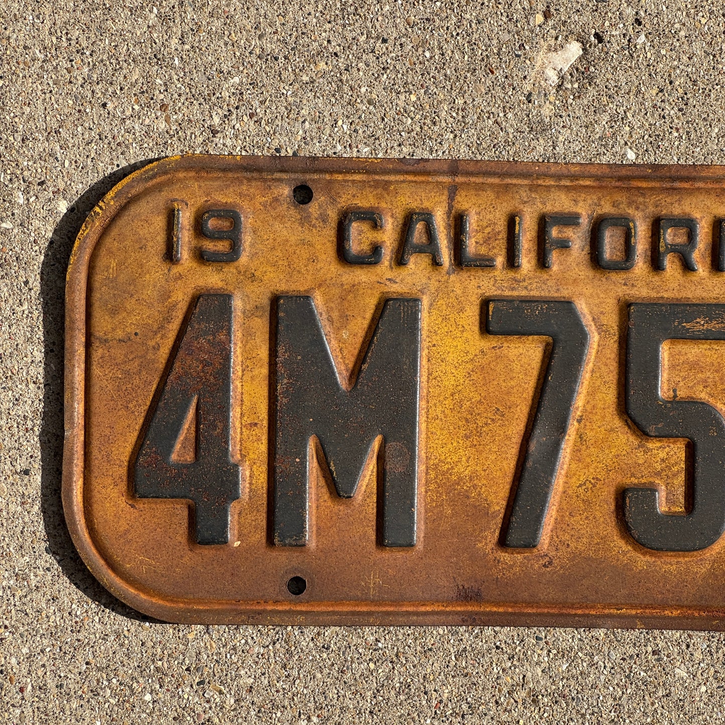 1940 California License Plate Auto Tag 4M 7587