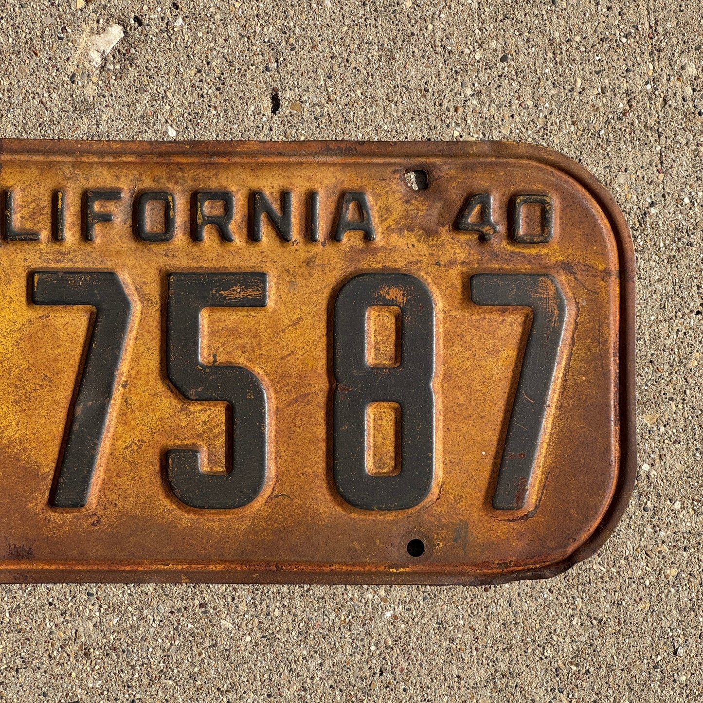 1940 California License Plate Auto Tag 4M 7587