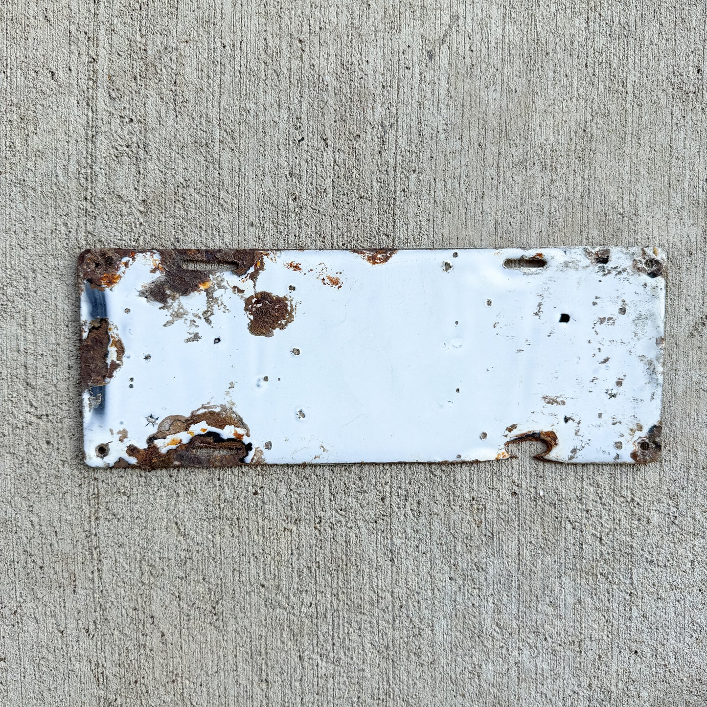 1913 Michigan Porcelain License Plate Auto Tag 42405