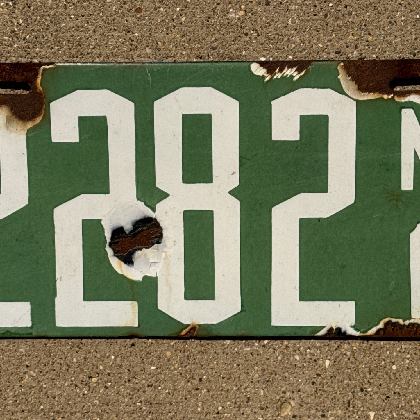 1914 Maryland Porcelain License Plate Auto Tag 2282