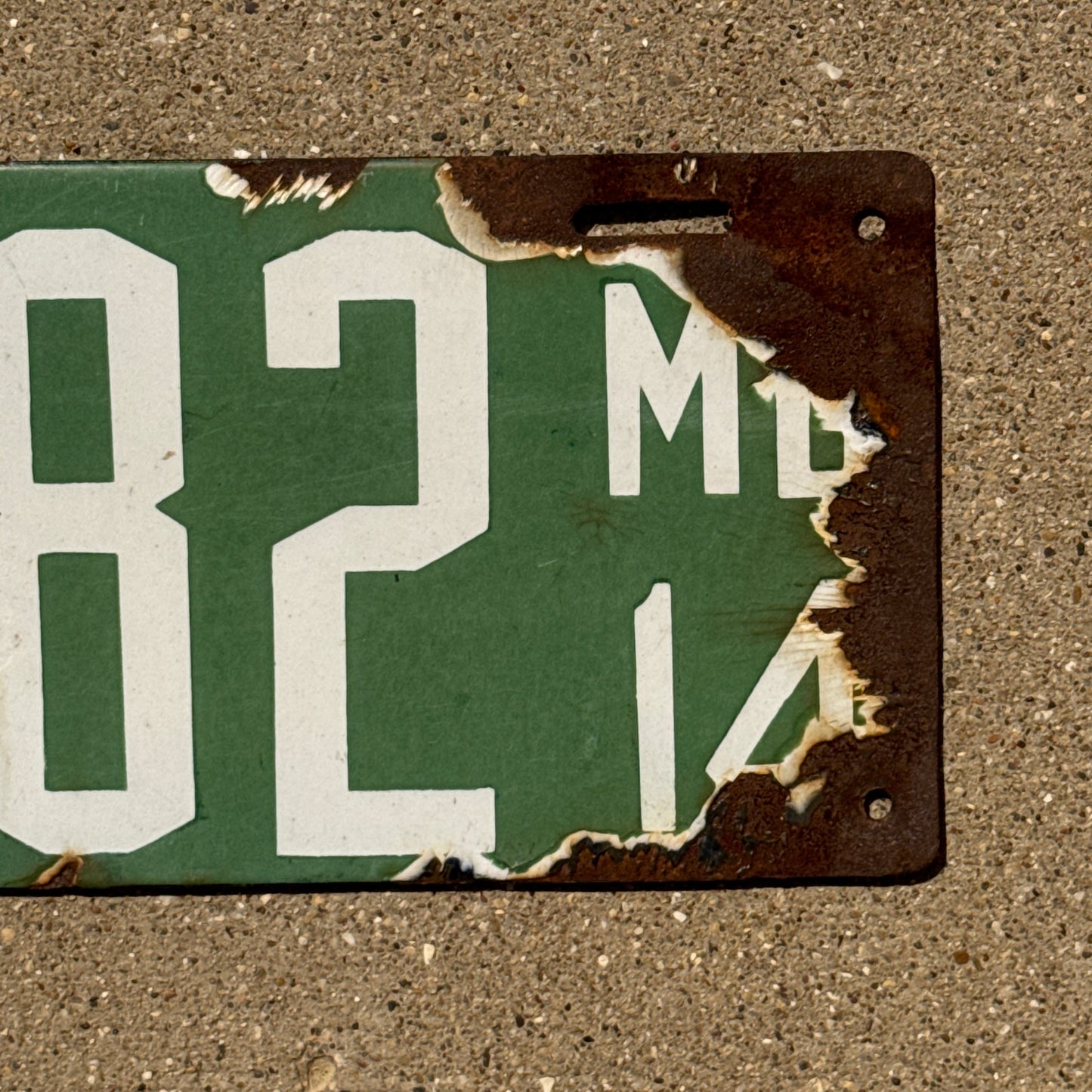 1914 Maryland Porcelain License Plate Auto Tag 2282